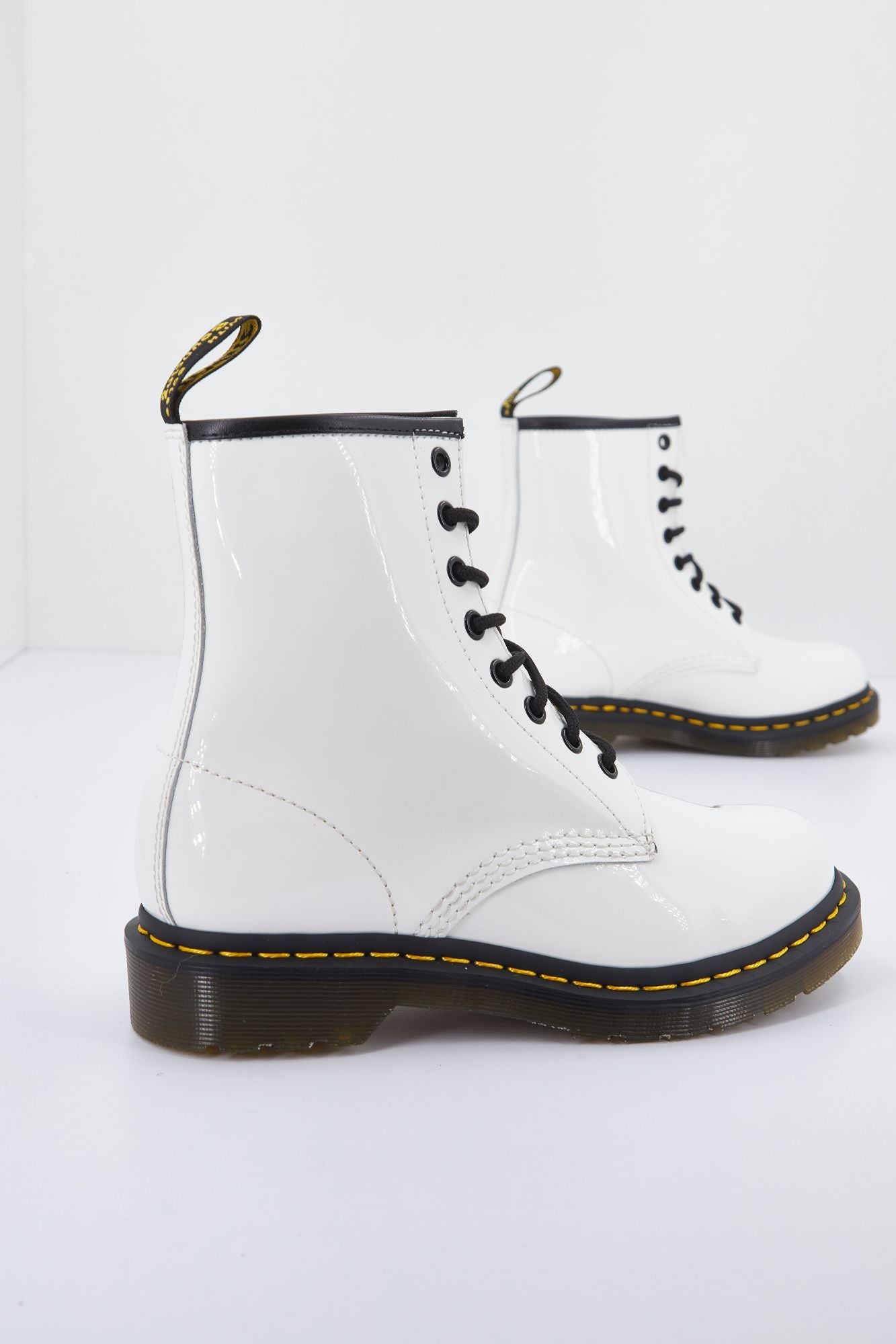 DR. MARTENS PATENT LAMPER en color BLANCO (2)