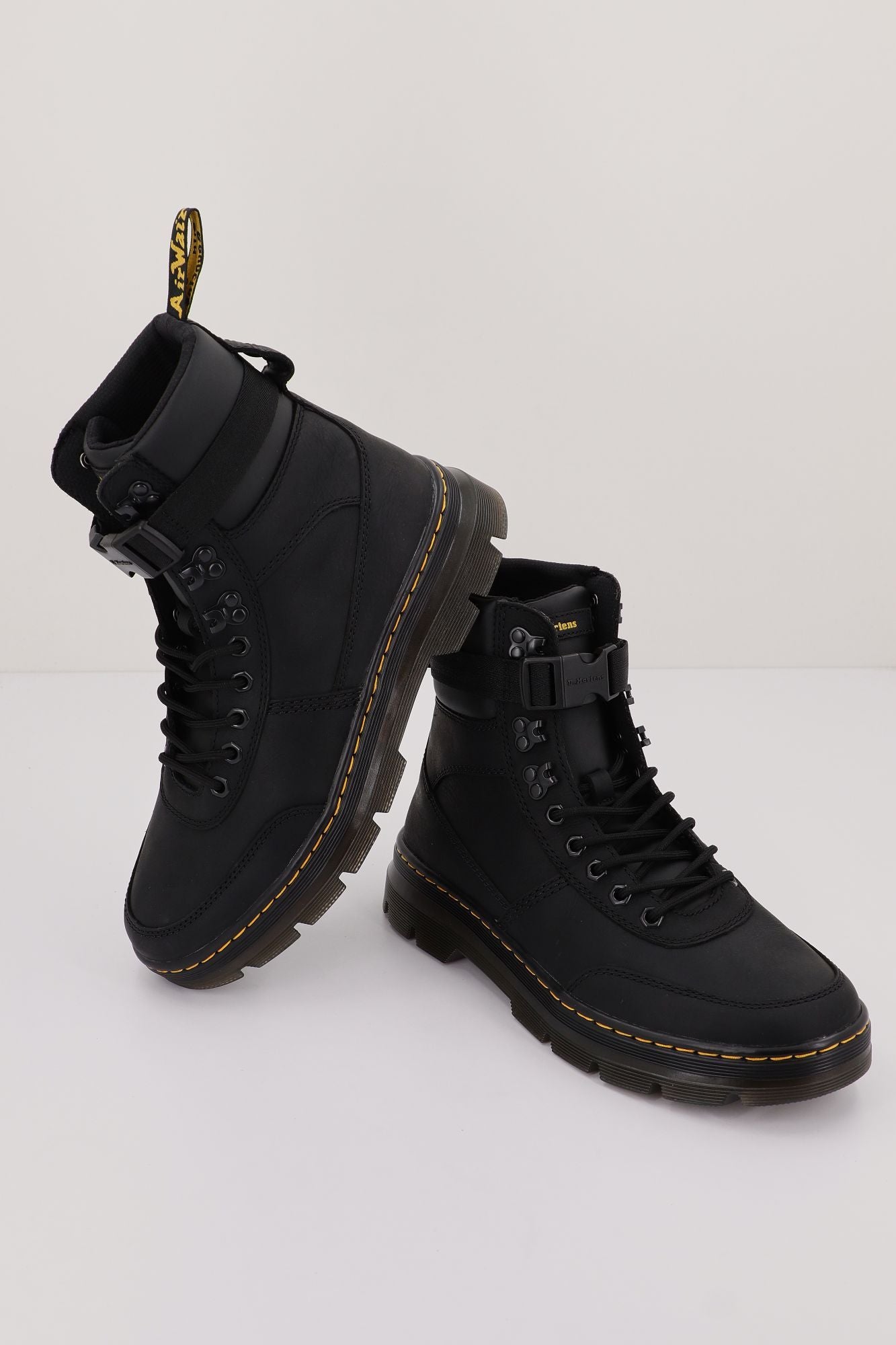 DR. MARTENS WYOMI en color NEGRO (1)