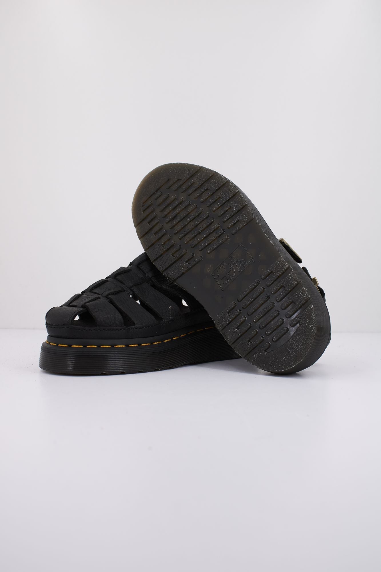 DR. MARTENS DM WRENLIE en color NEGRO (4)