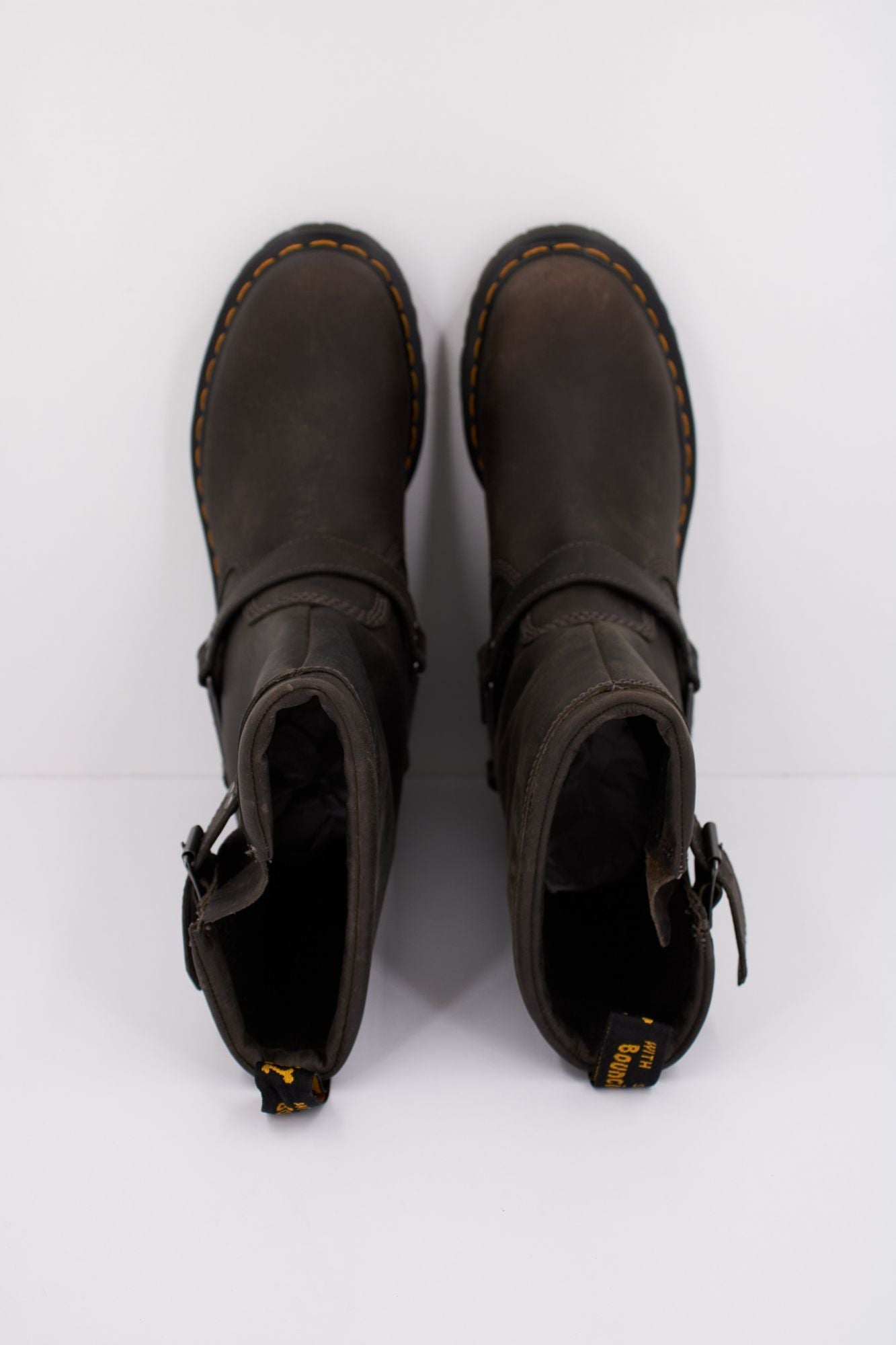 DR. MARTENS 154708 en color GRIS (3)