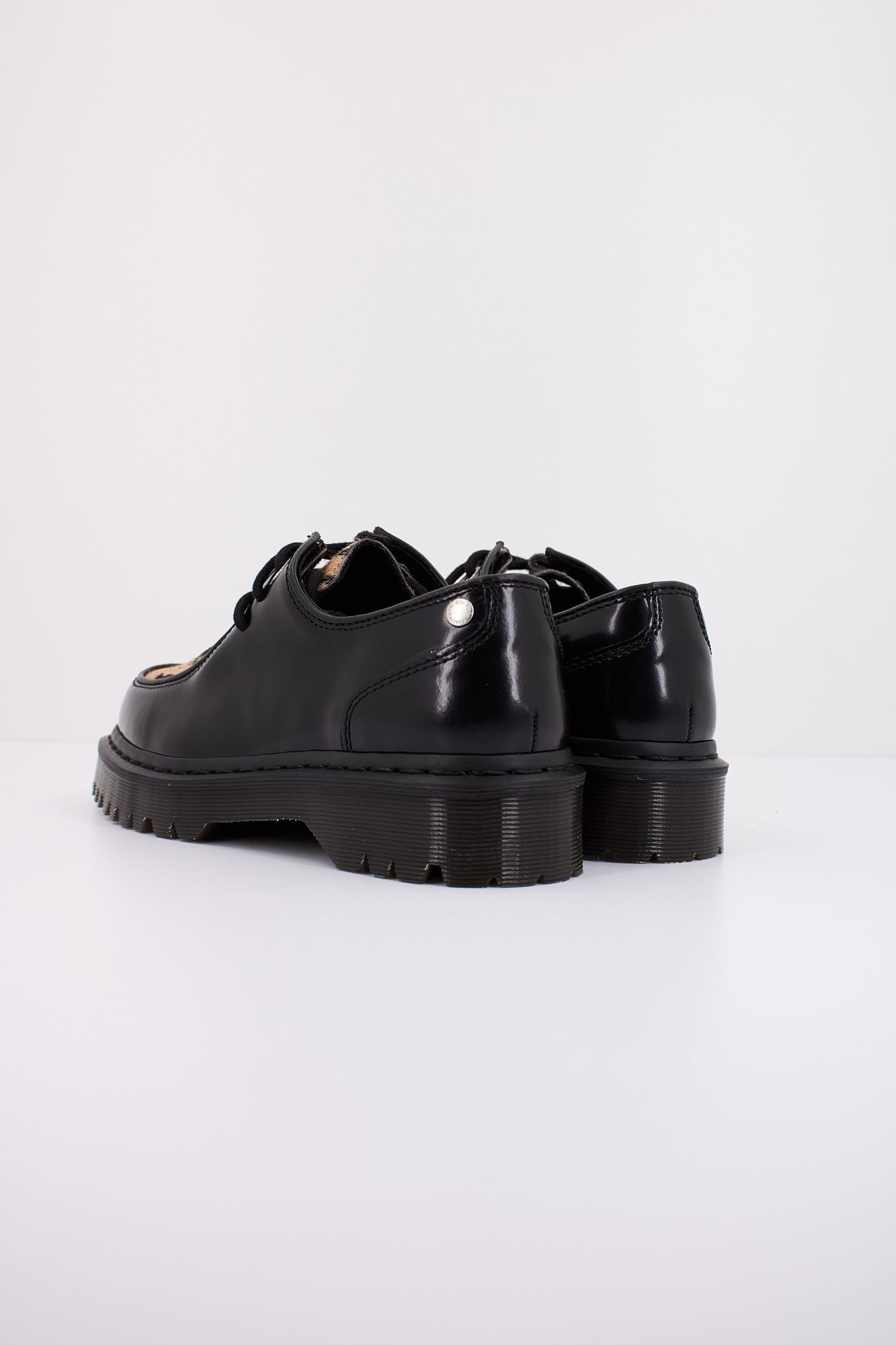DR. MARTENS ZEFFIR 3I en color NEGRO (4)
