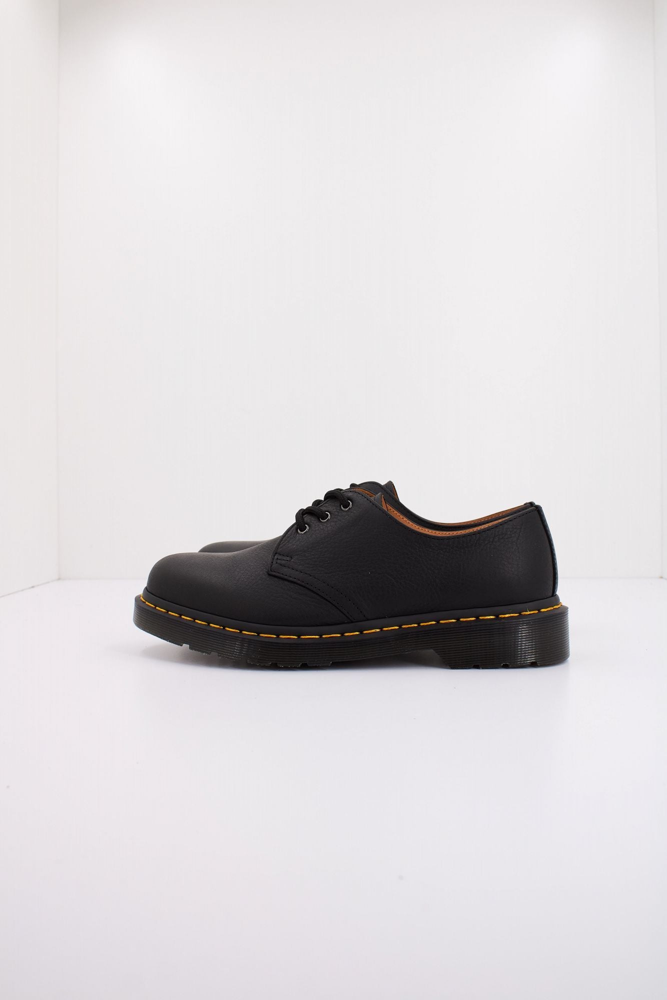 DR. MARTENS 1461 SMOOTH LEATHER OXFORD en color NEGRO (1)