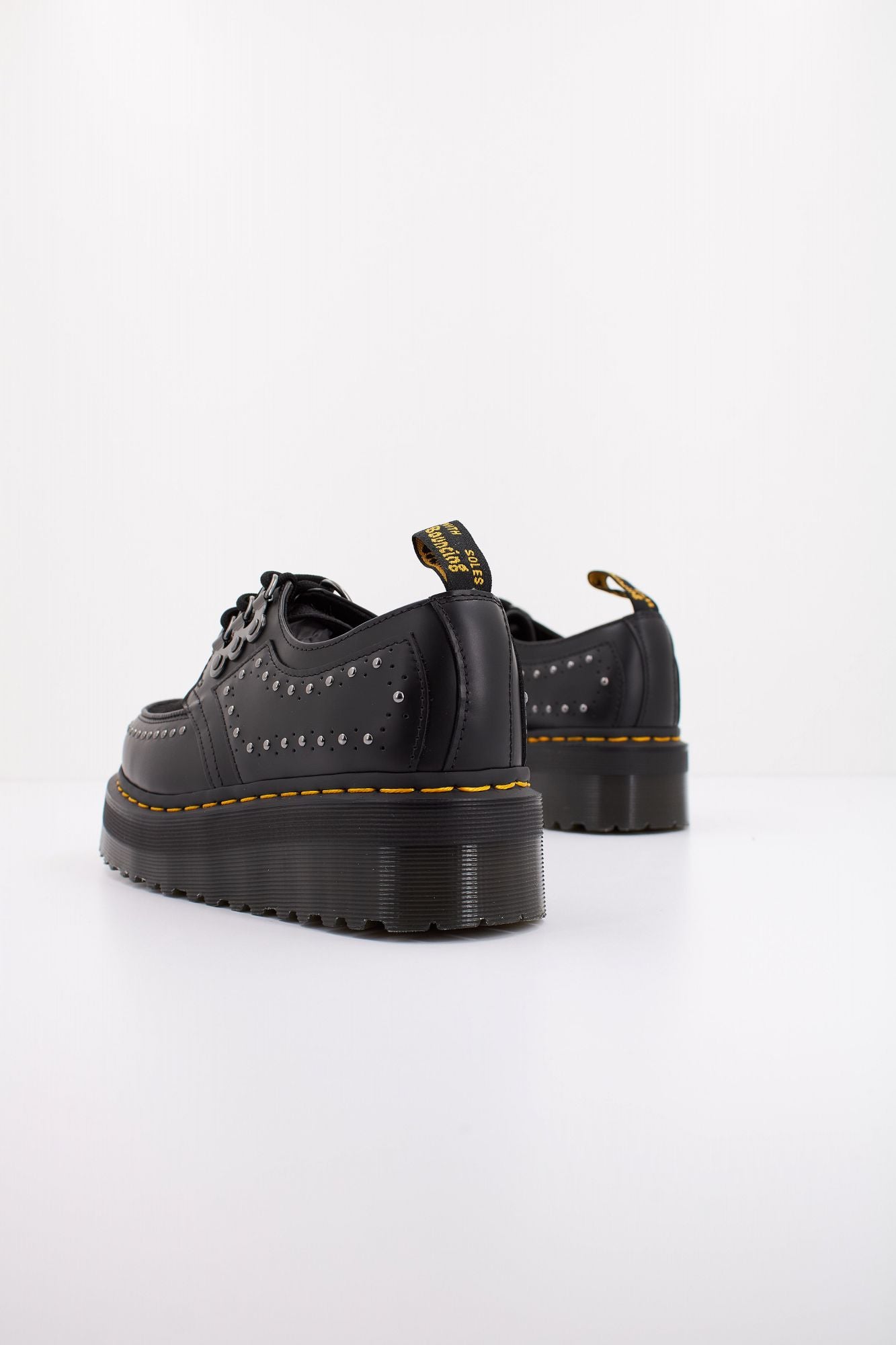 DR. MARTENS RAMSEY QUAD 3I en color NEGRO (4)