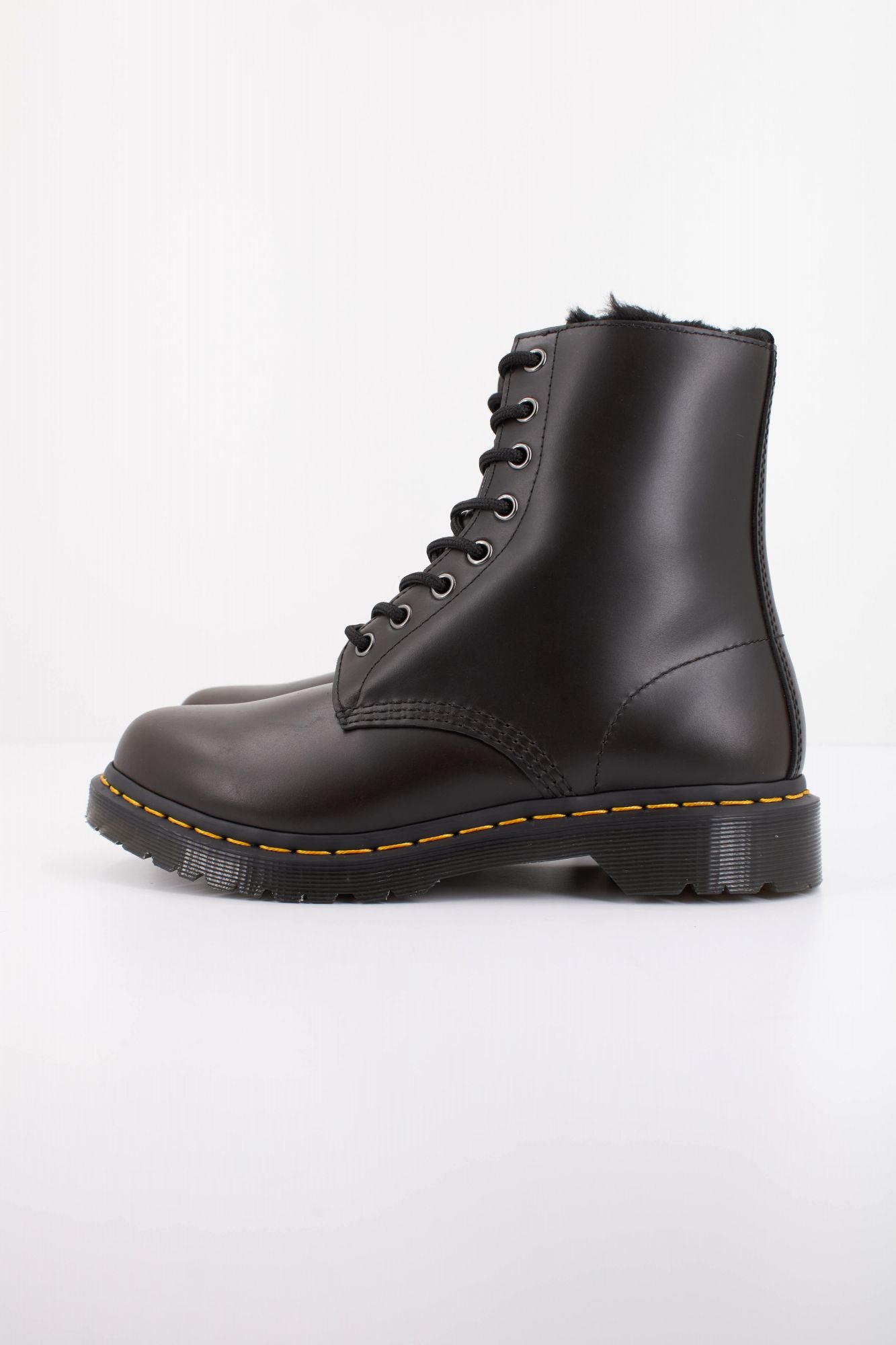 DR. MARTENS SERENA en color NEGRO (1)