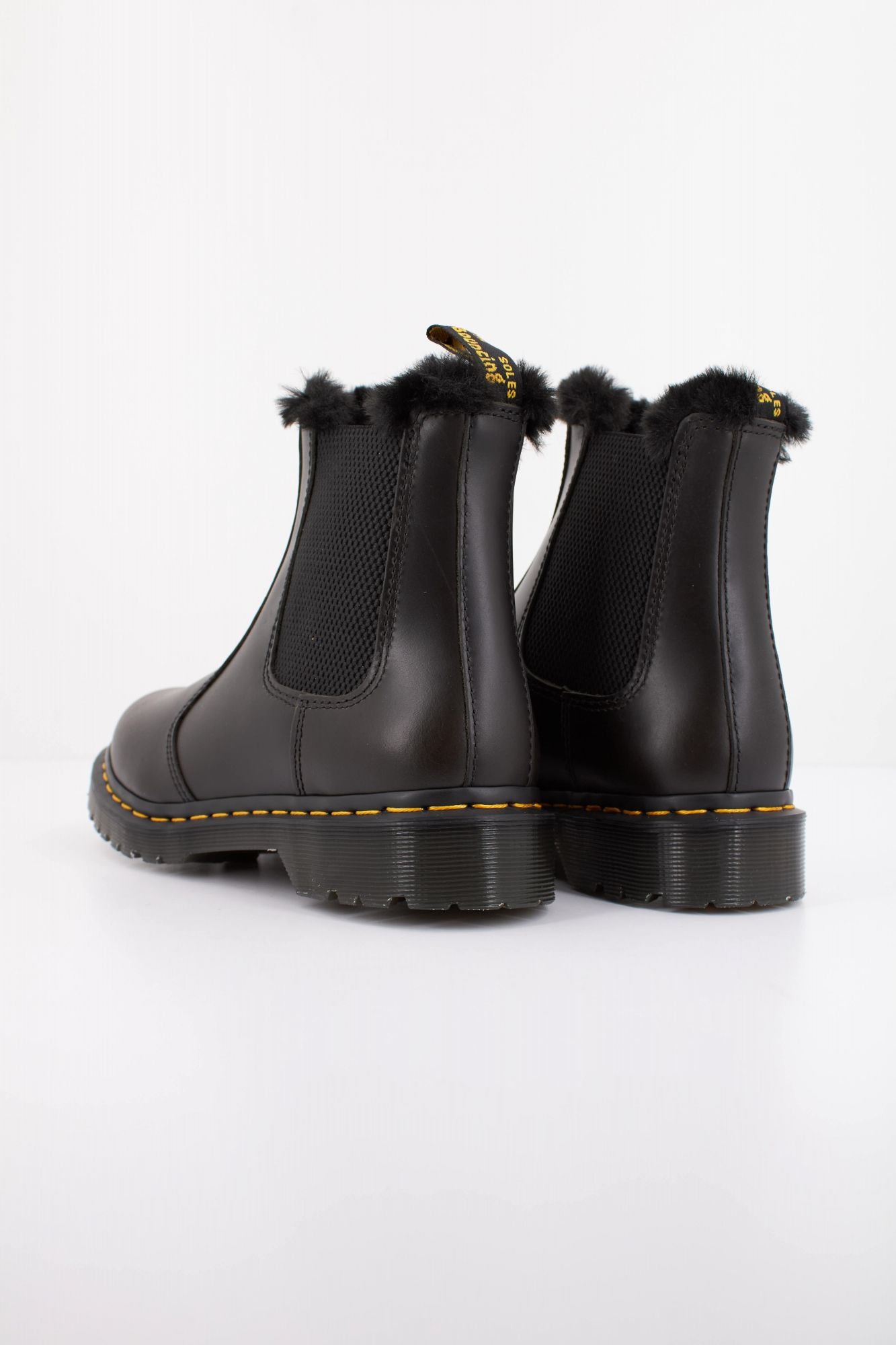 DR. MARTENS LEONORE en color NEGRO (3)