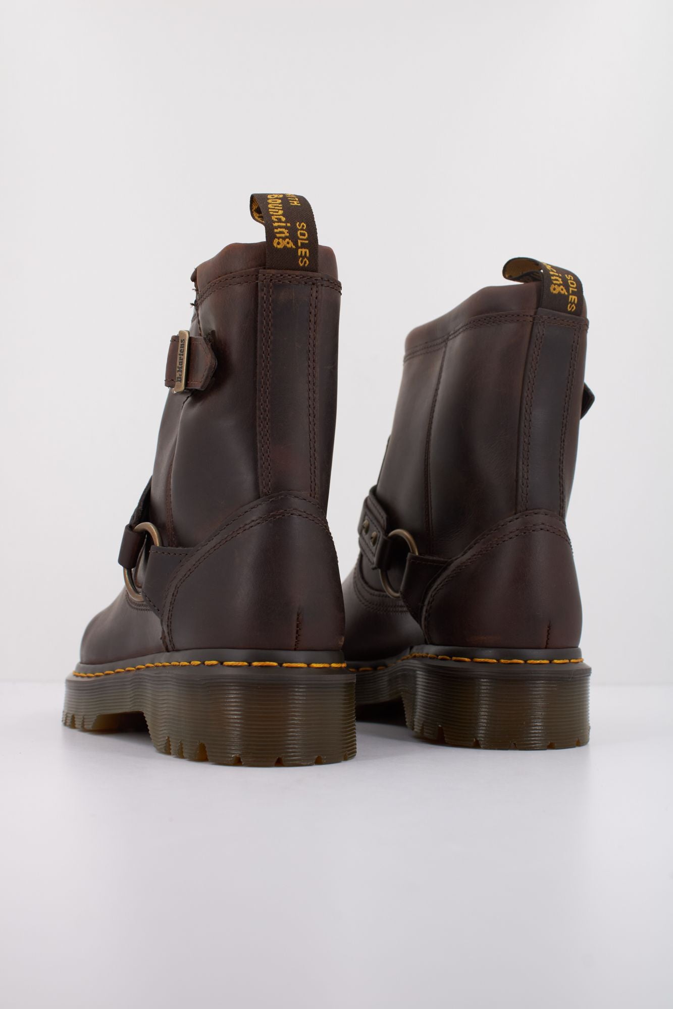 DR. MARTENS ANISTONE HRNS en color MARRON (4)