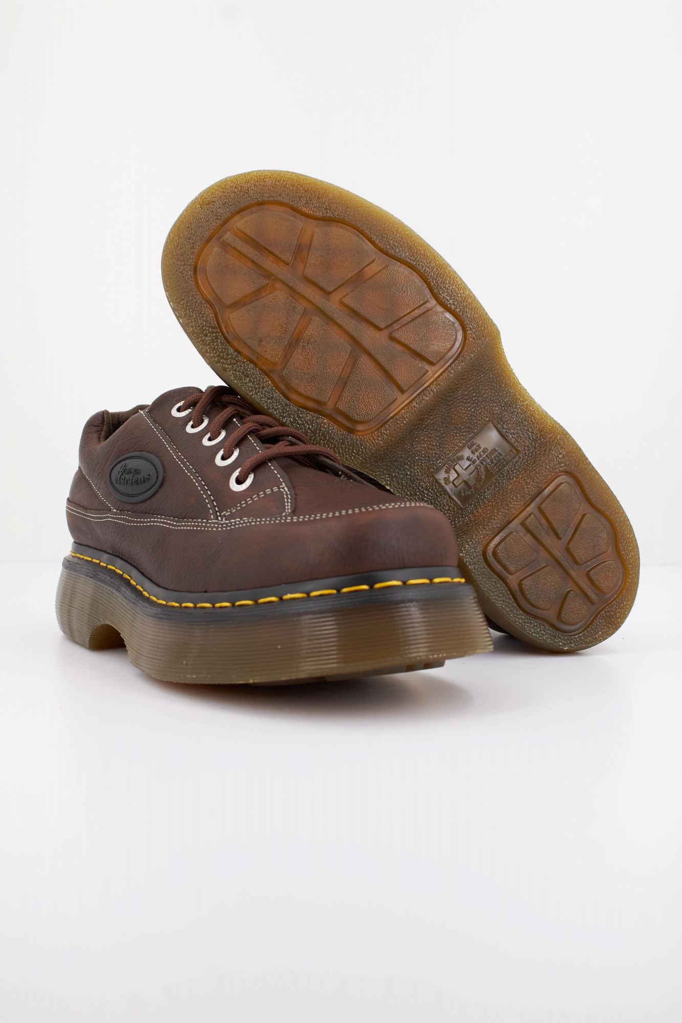 DR. MARTENS BUZZ 5I en color MARRON (4)