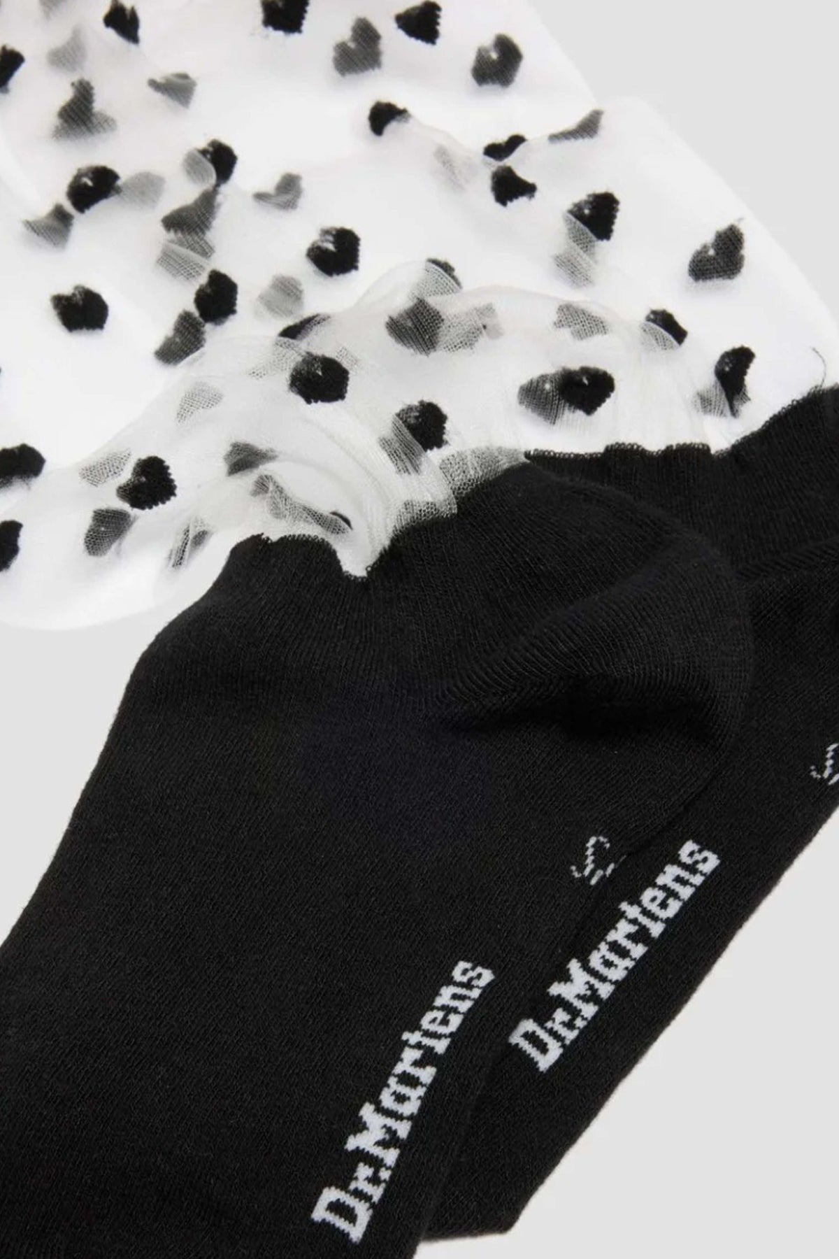 DR. MARTENS HEART MESH SOCK en color NEGRO (4)