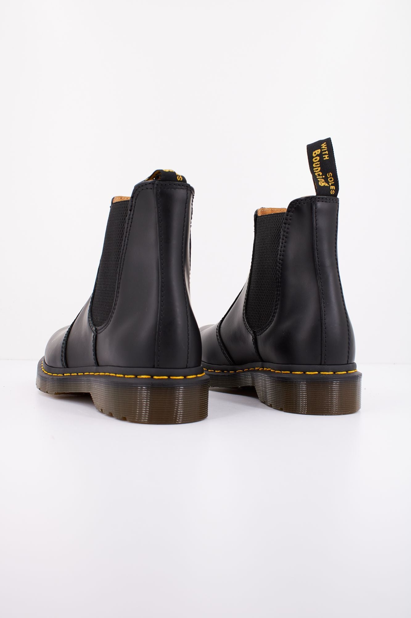 DR. MARTENS CHELSEA SMOOTH en color NEGRO (3)