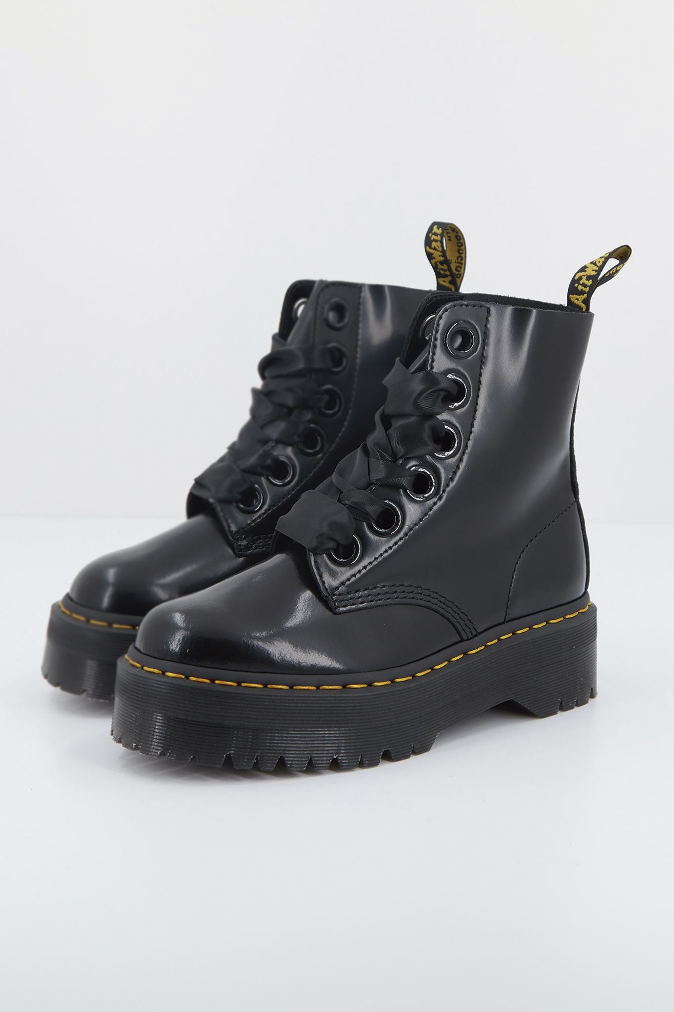 DR. MARTENS MOLLY 6-EYE BUTTERO en color NEGRO (1)