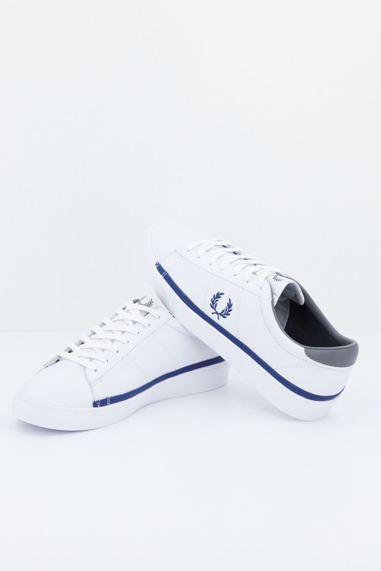FRED PERRY SPENCER LEATHER en color BLANCO (2)