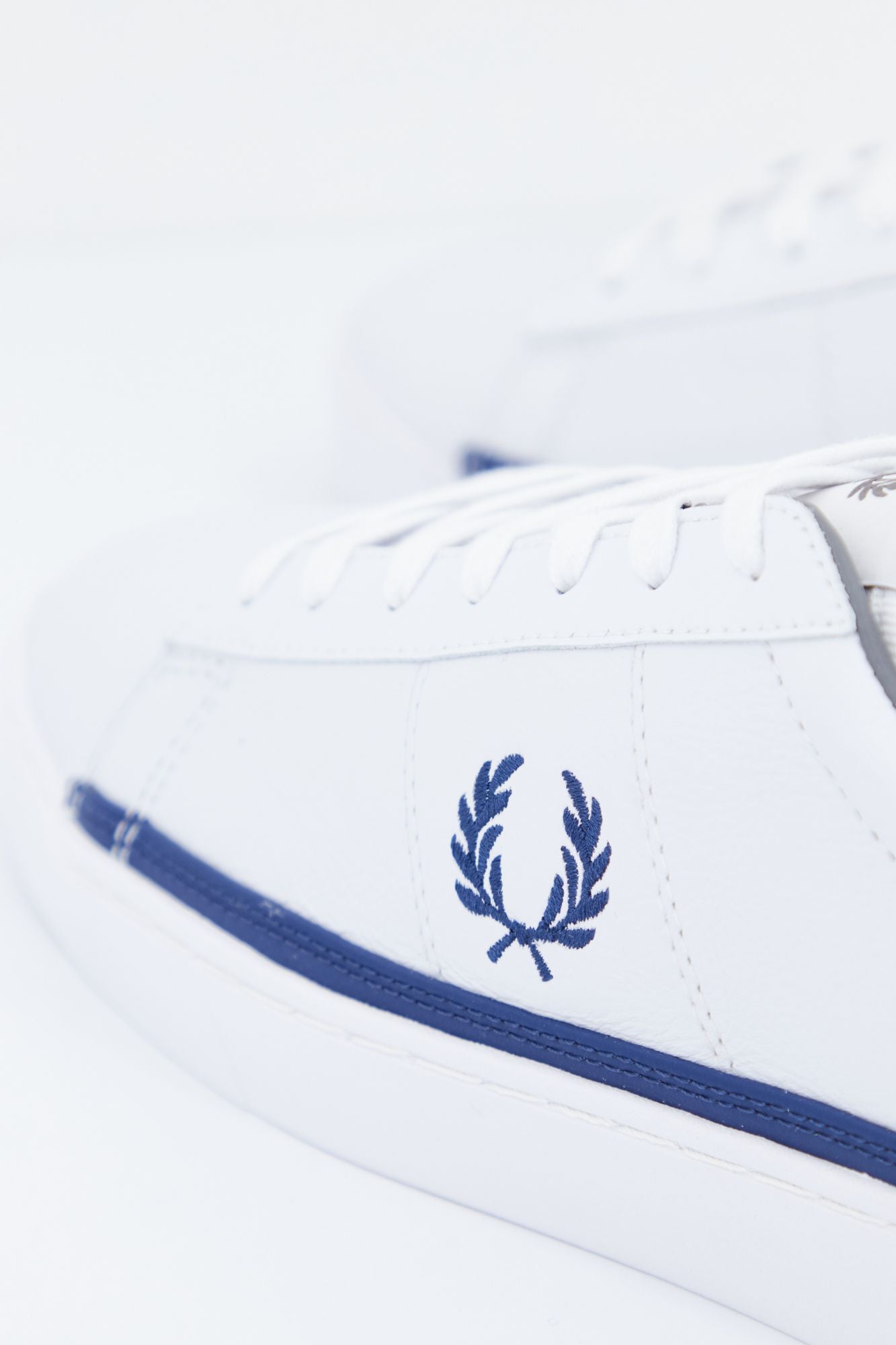 FRED PERRY SPENCER LEATHER en color BLANCO (4)