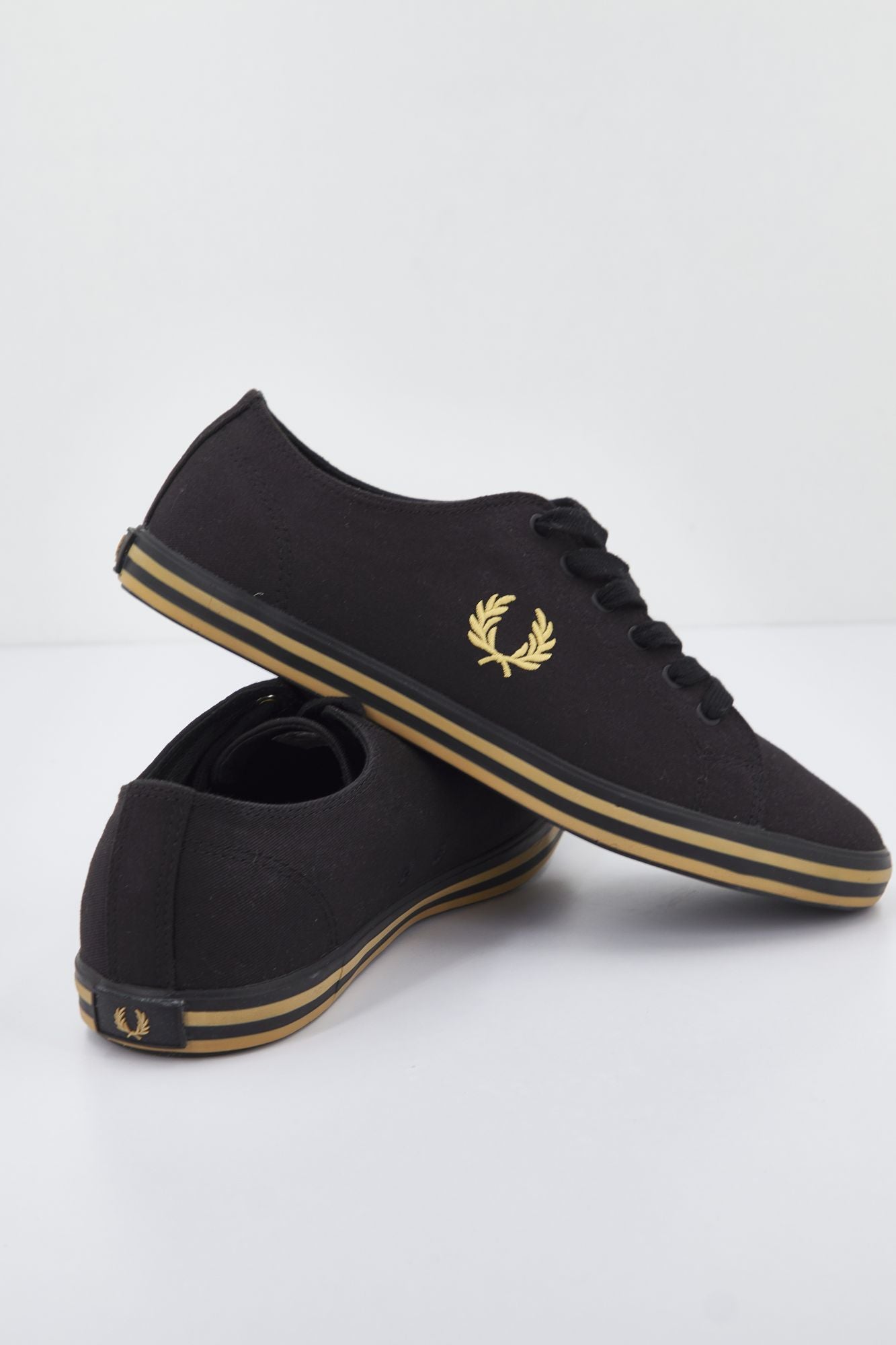 FRED PERRY KINGSTON TWILL en color NEGRO (1)