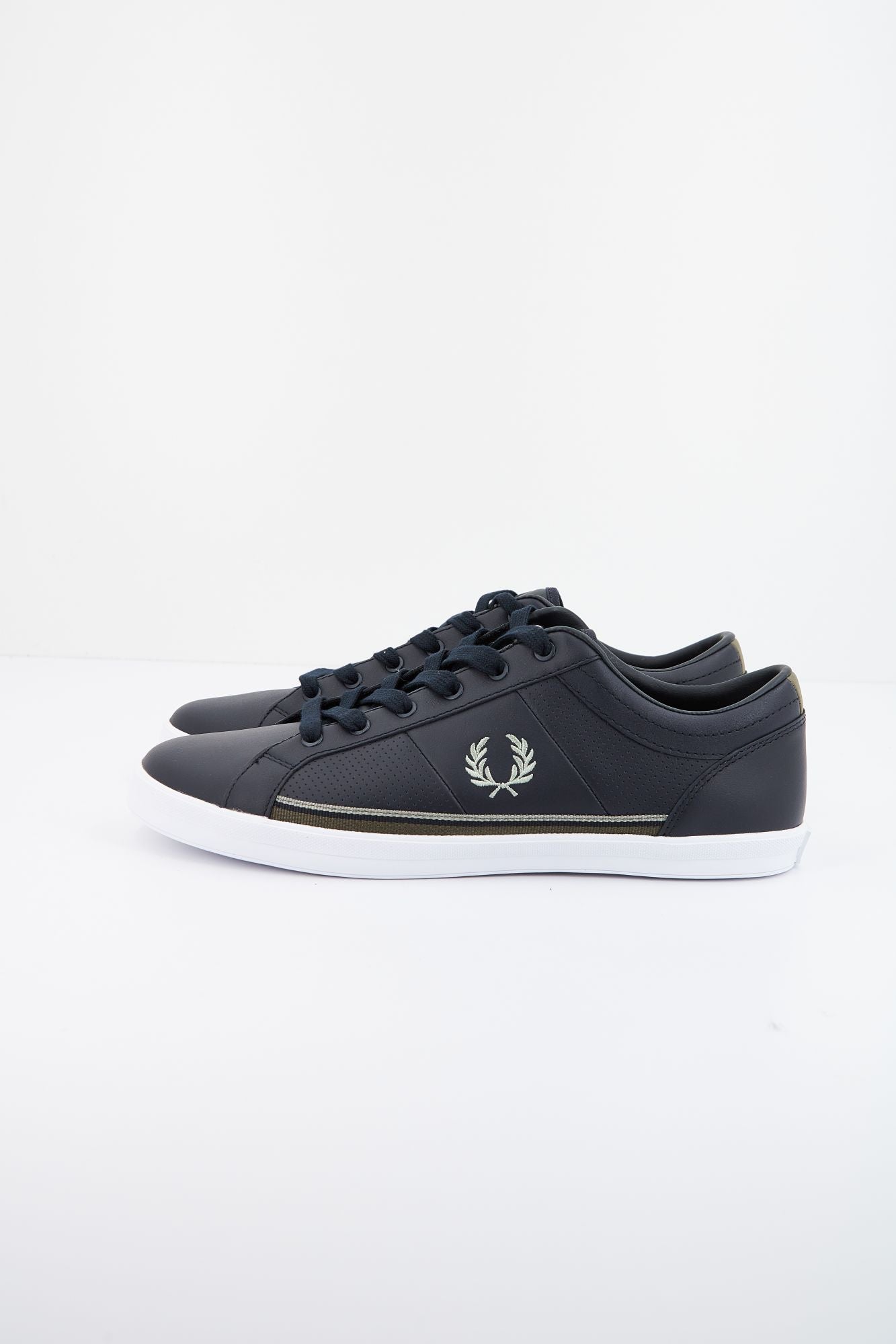 FRED PERRY BASELINE PERF LEATH en color AZUL (1)