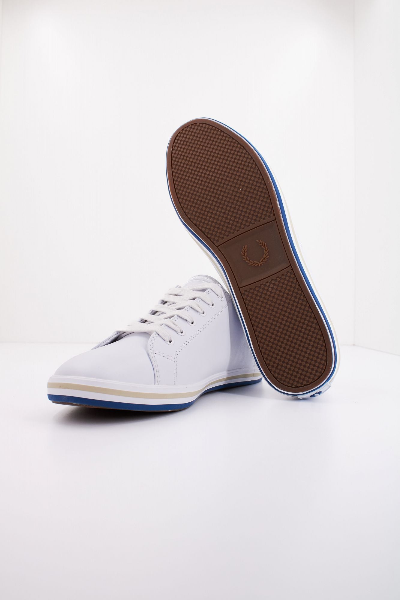 FRED PERRY KINGSTON LEATHER en color BLANCO (4)