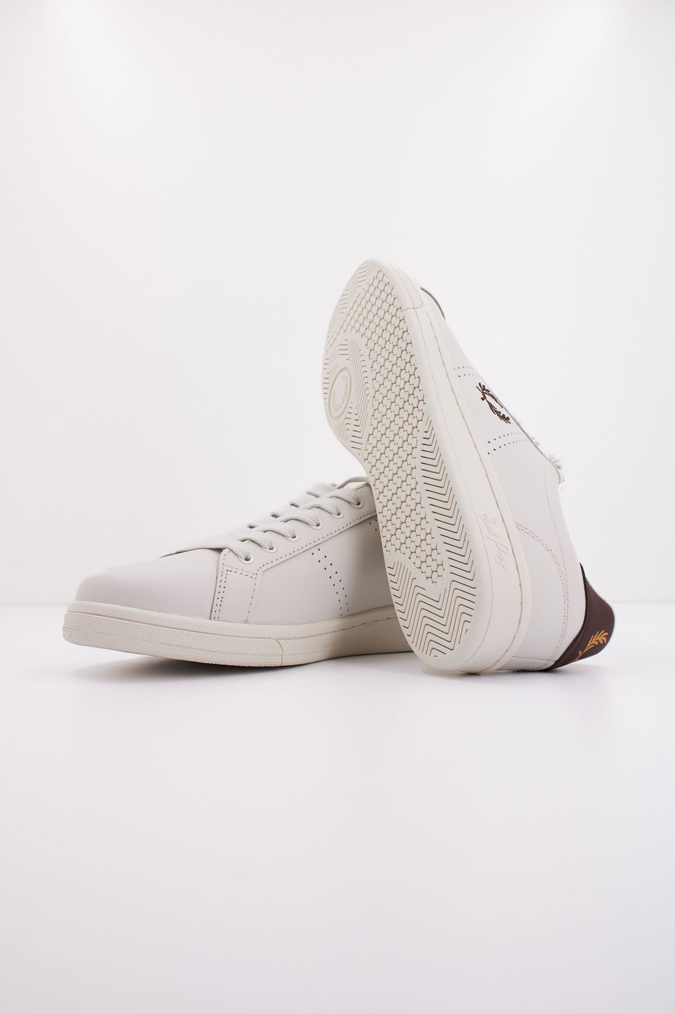 FRED PERRY B6312 en color BLANCO (4)