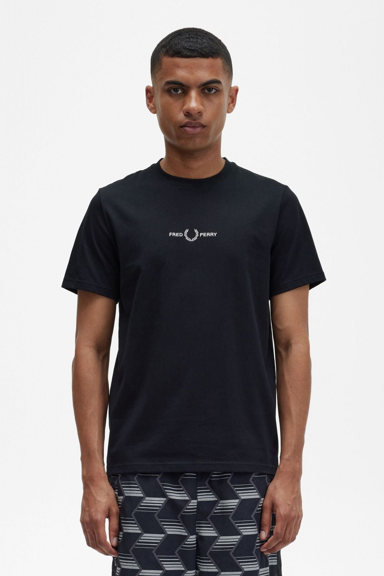 FRED PERRY EMBROIDERED T-SHIRT en color NEGRO (1)