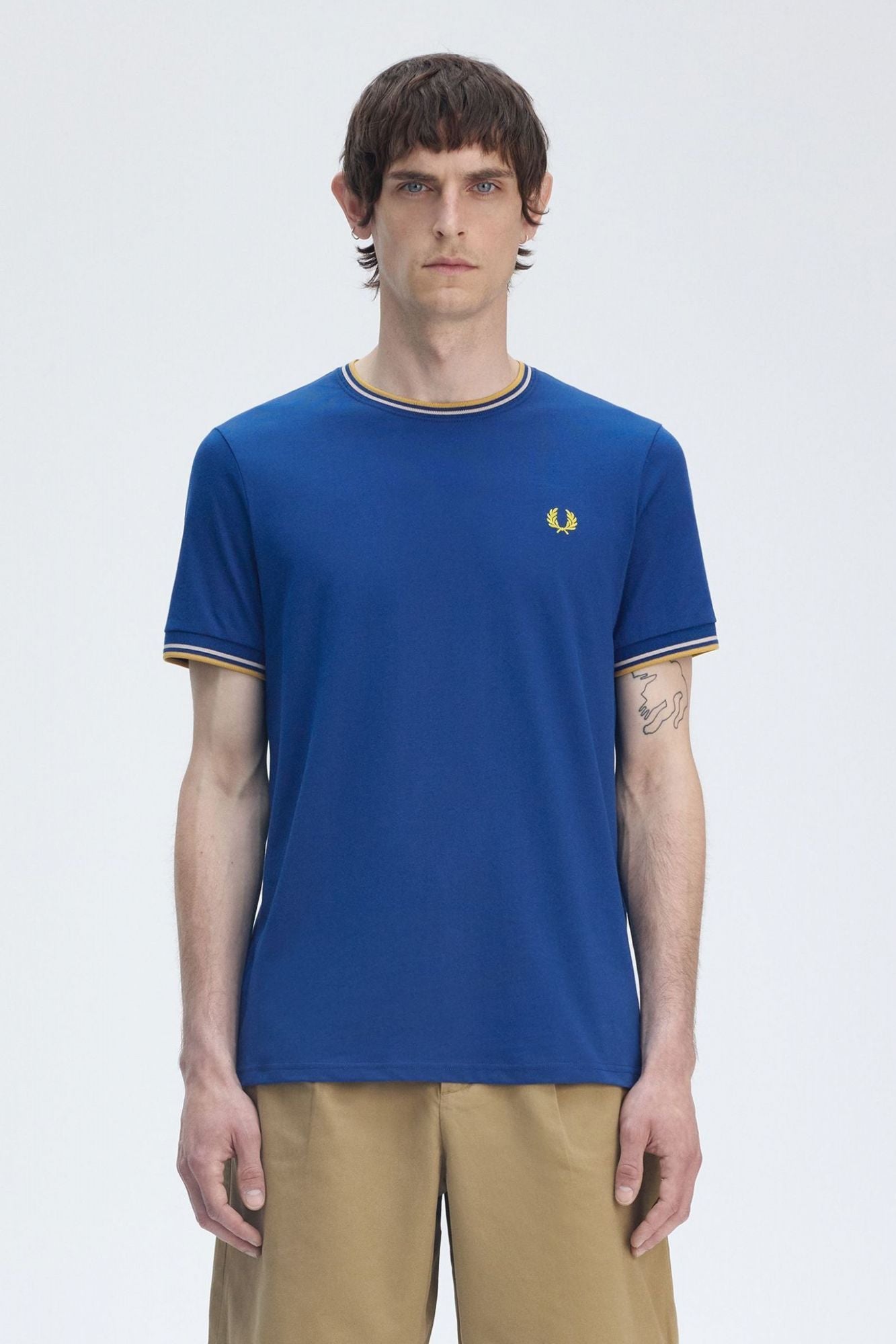 FRED PERRY TWIN TIPPED T-SHIRT en color AZUL (1)