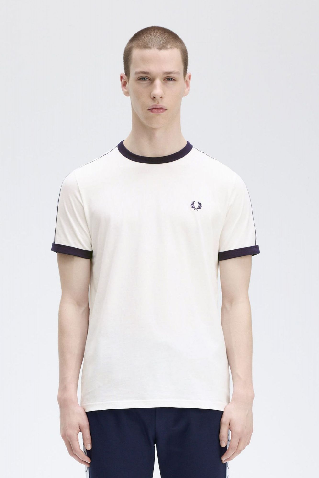 FRED PERRY TAPED RINGER T-SHIRT en color BLANCO (1)