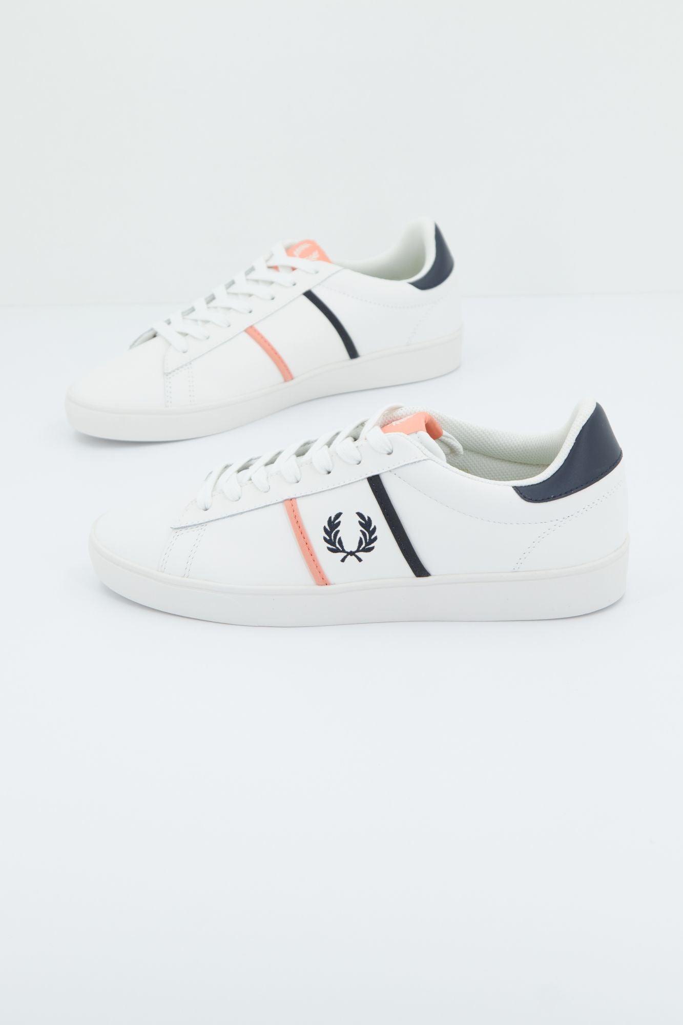FRED PERRY SPENCER LEATHER/TIP en color BLANCO (2)