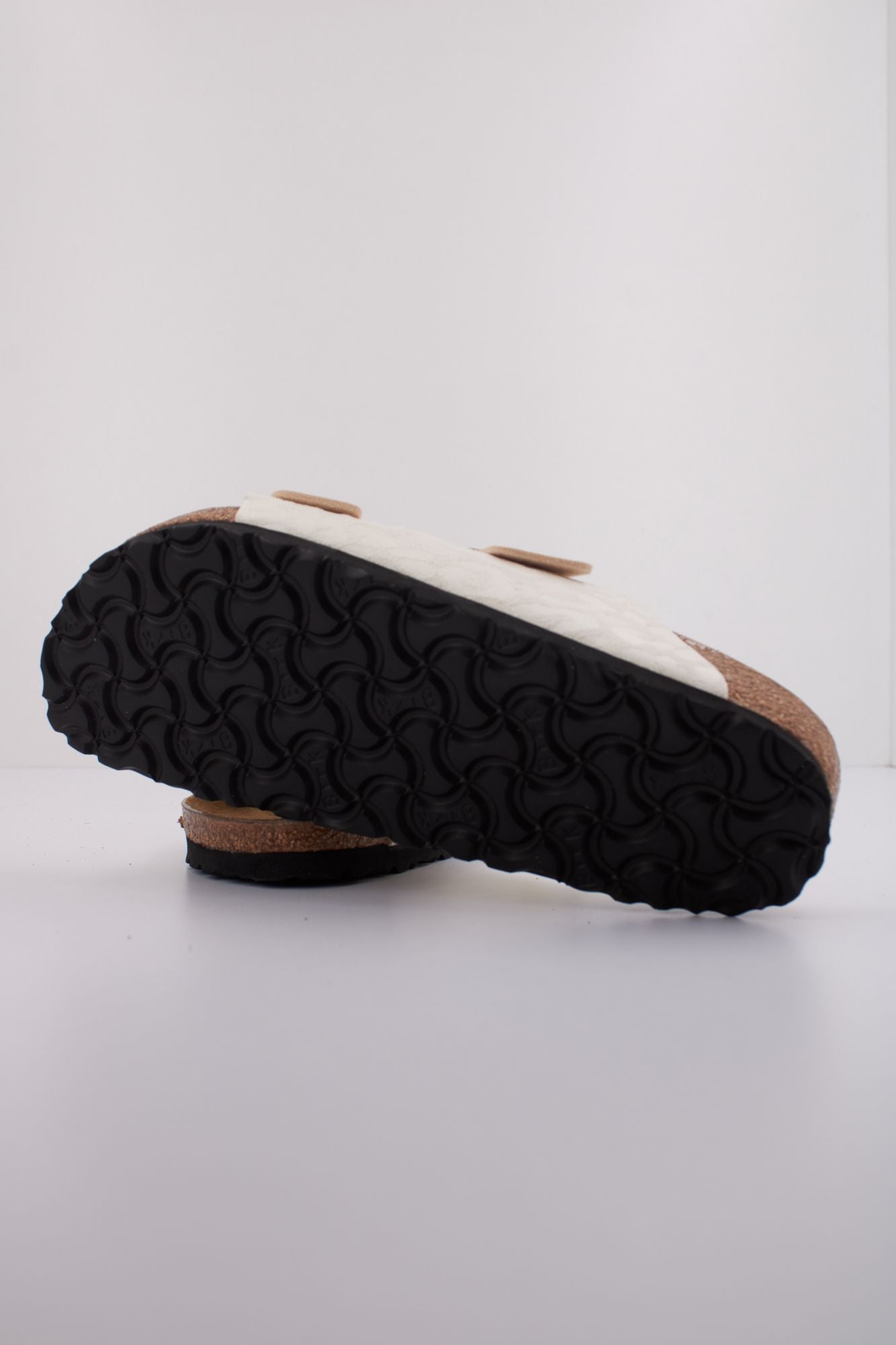 BIRKENSTOCK ARIZONA BS en color BEIS (5)