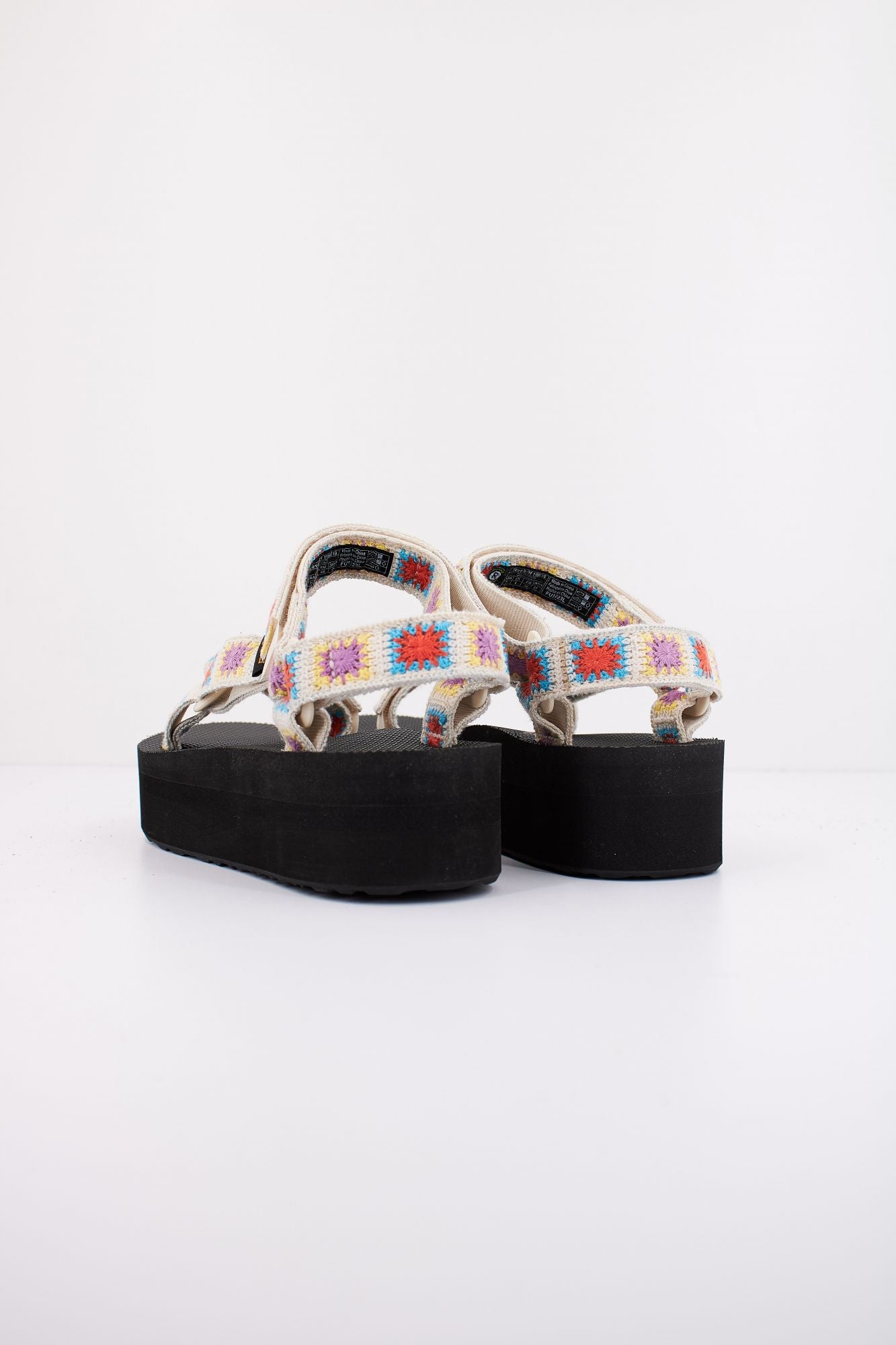 TEVA W FLATFORM UNIVERSAL CROCHE en color BEIS (3)