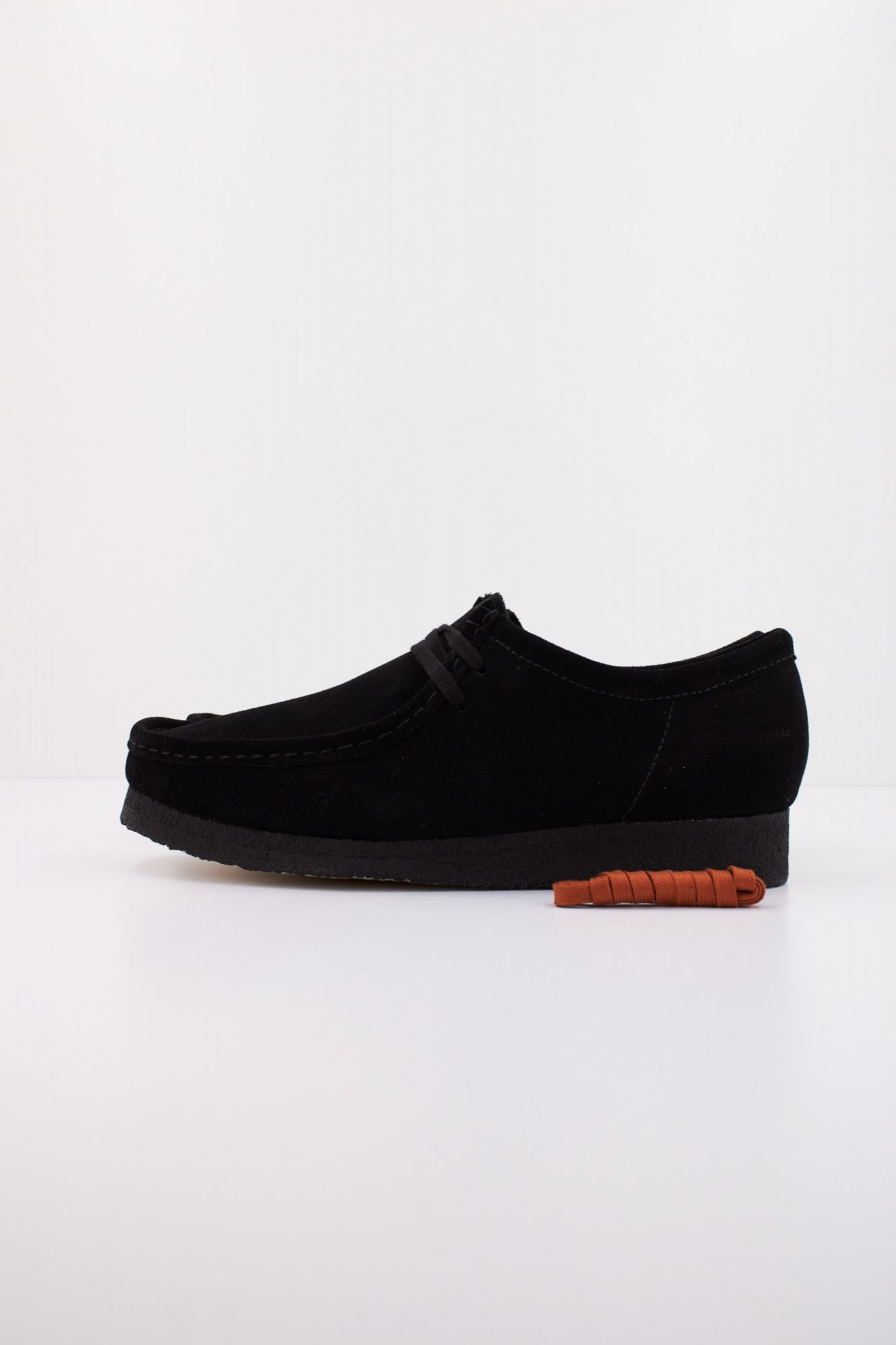 CLARKS WALLABEE en color NEGRO (1)