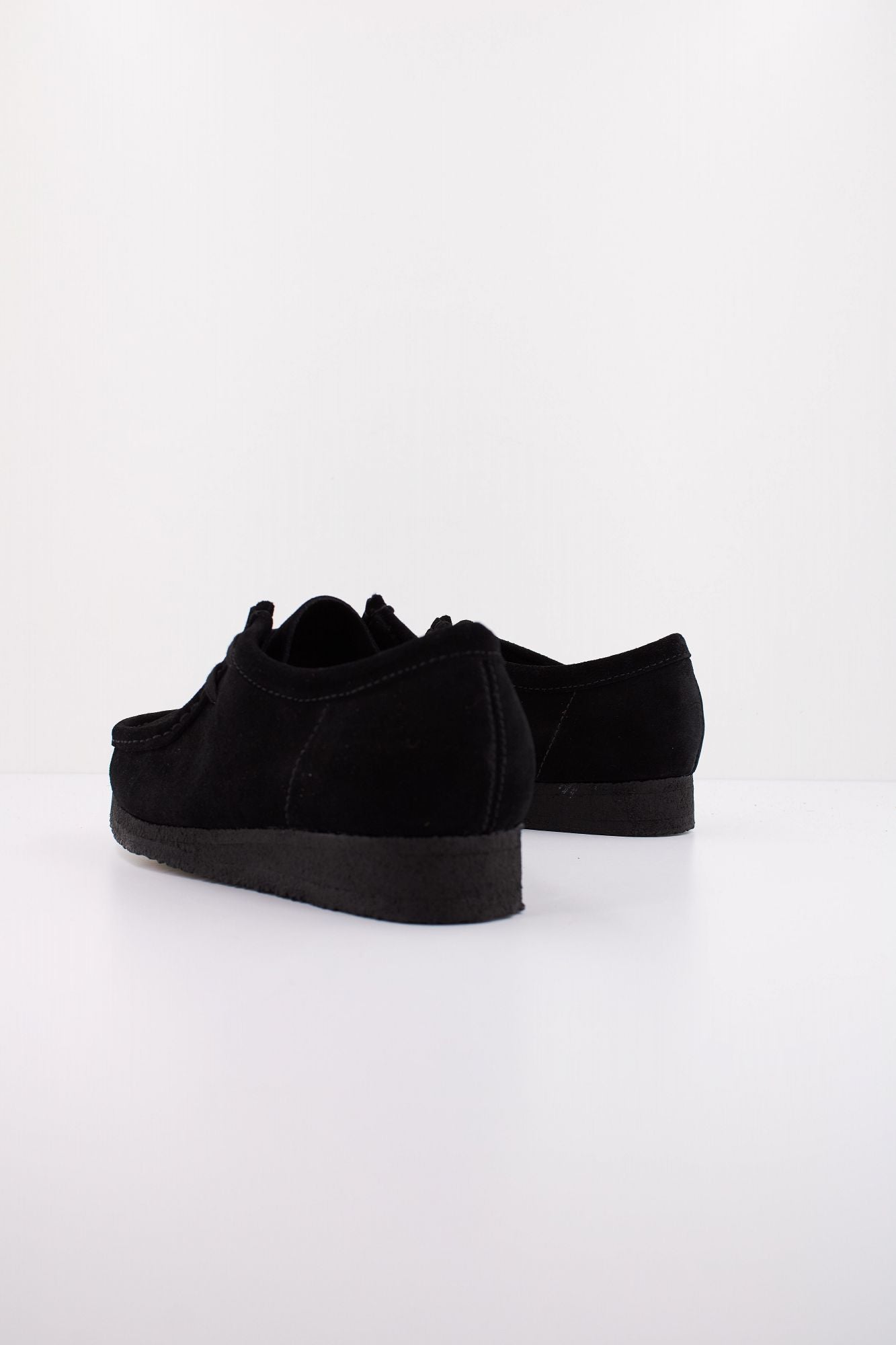 CLARKS WALLABEE en color NEGRO (4)