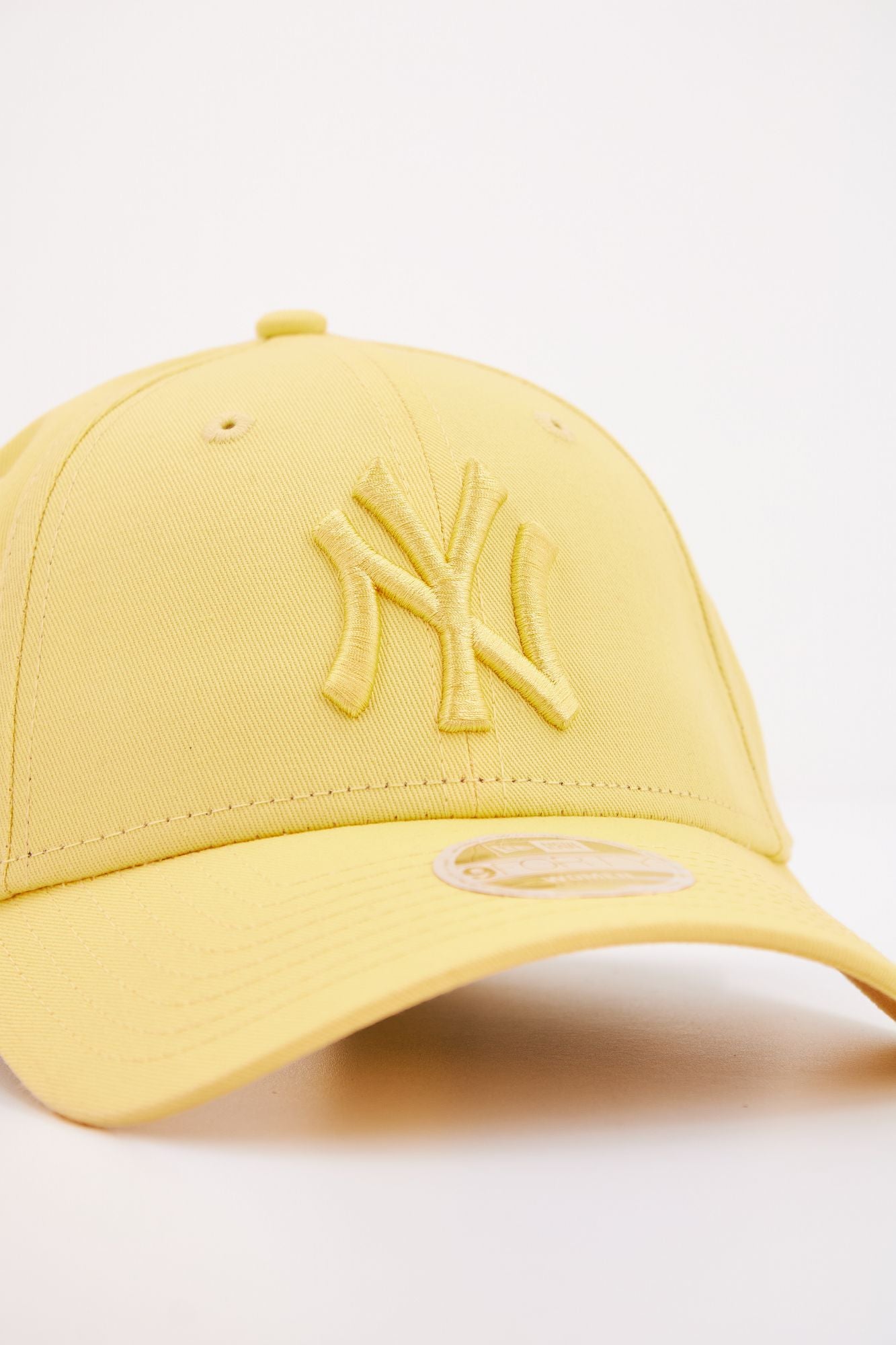 NEW ERA NEW YORK YANKEES en color AMARILLO (4)