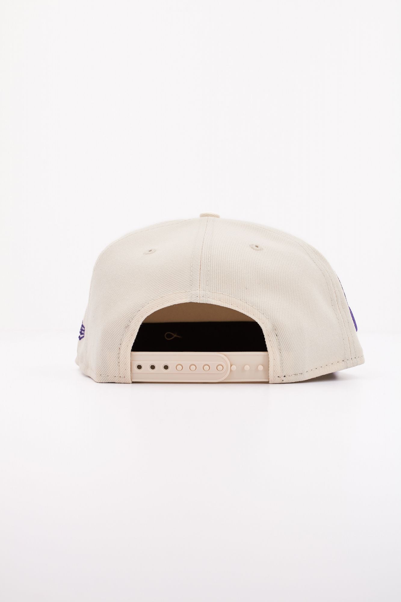 NEW ERA NBA FLORAL 9FIFTY LOSLAK en color BEIS (3)