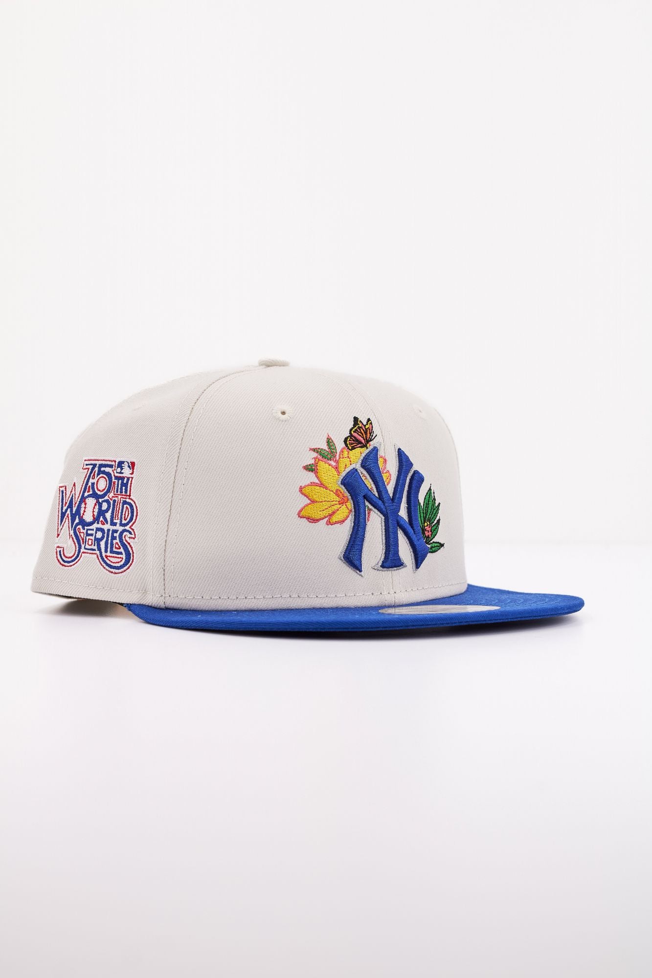 NEW ERA MLB FLORAL 9FIFTY NEYYAN en color BEIS (2)