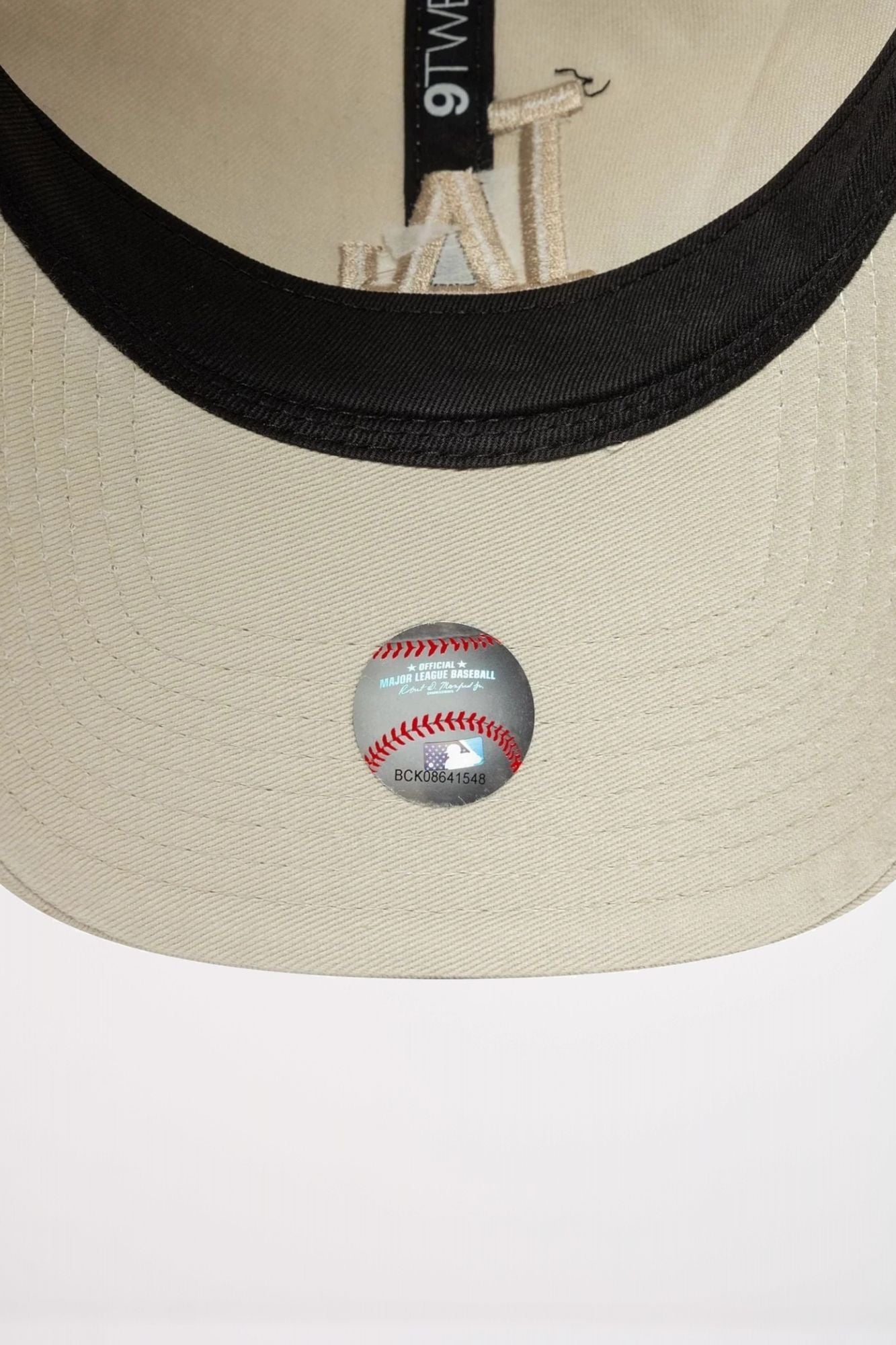 NEW ERA LA DODGERS MLB WASHED 9TWENTY TRUCKER en color BEIS (5)