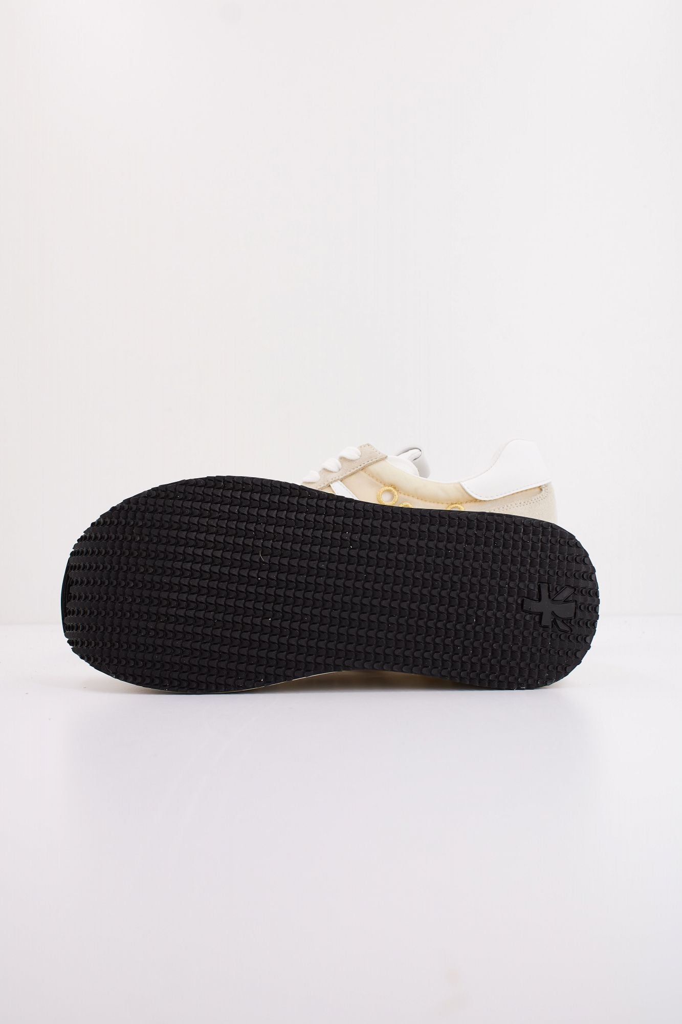 PREMIATA BETH 7382 en color BEIS (5)