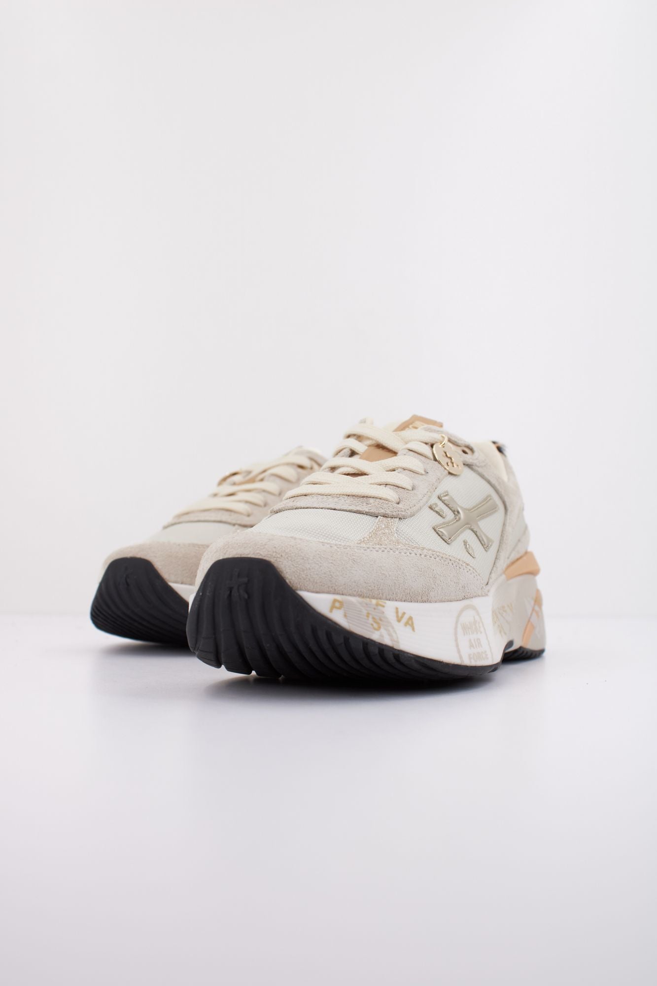 PREMIATA MOERUND 7800 en color BEIS (2)
