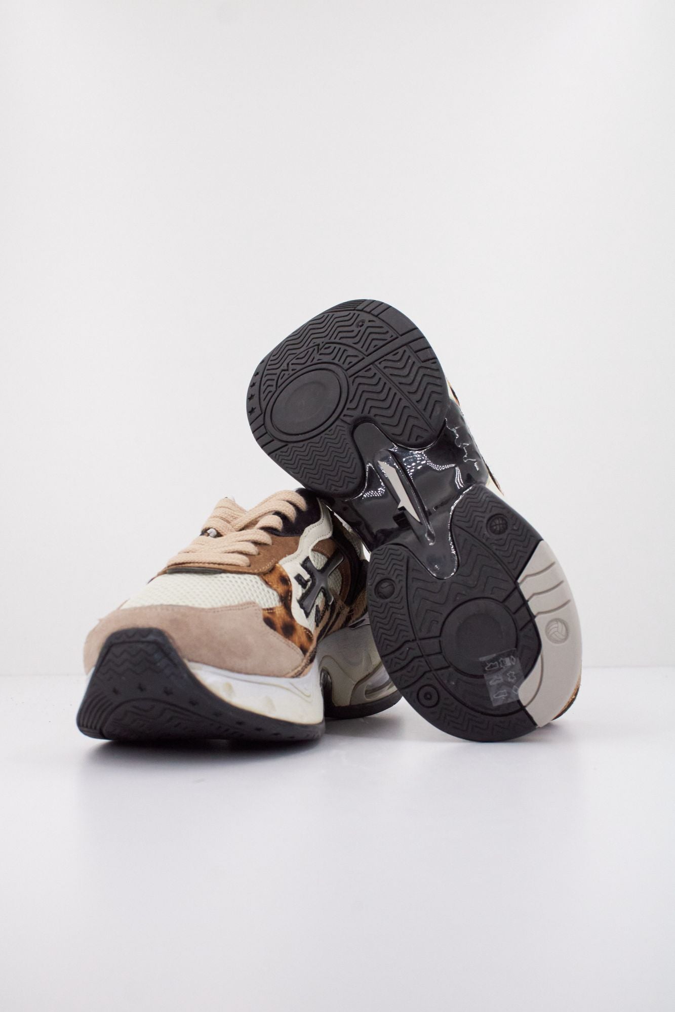 PREMIATA SHARKYD 425 en color BEIS (5)