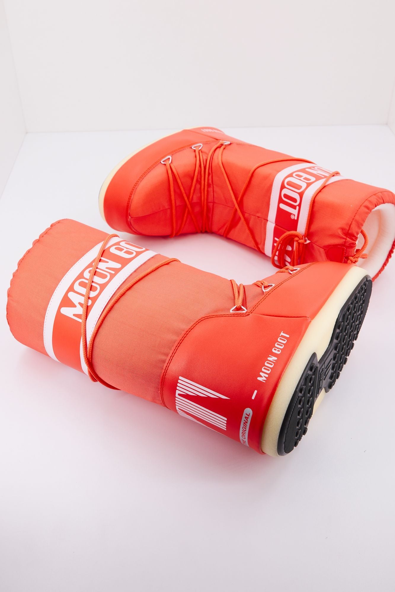 MOON BOOT ICON NYLON en color ROJO (4)