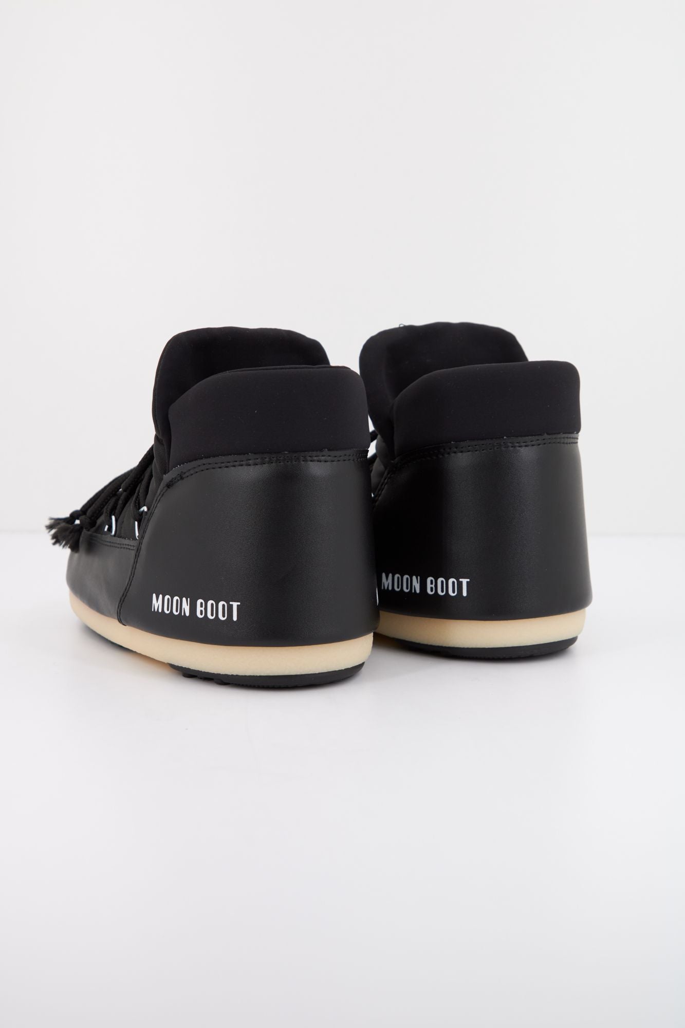 MOON BOOT MB PUMPS NYLON en color NEGRO (3)