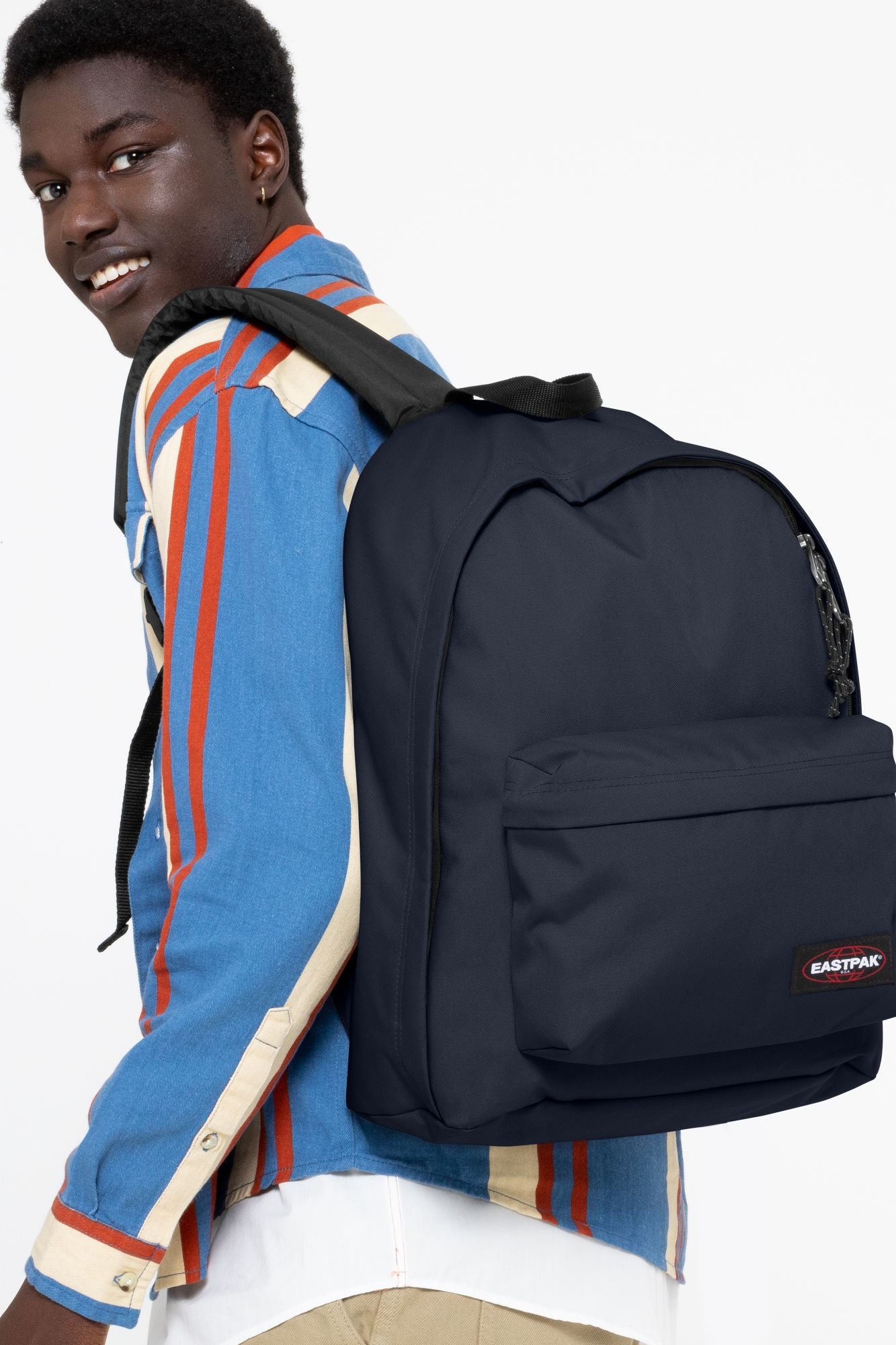 EASTPAK OUT OF OFFICE en color AZUL (1)