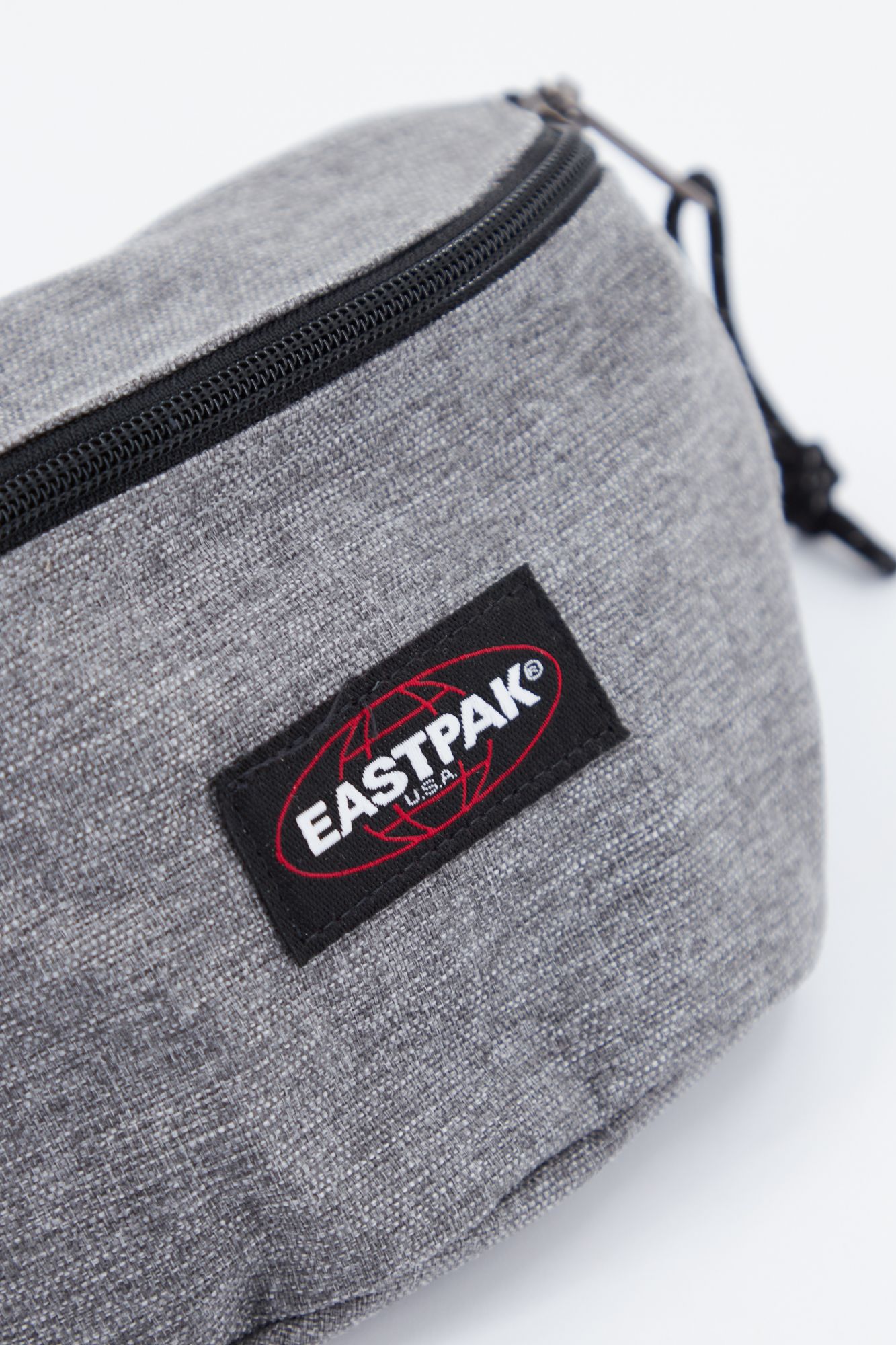 EASTPAK EK074363 en color GRIS (3)