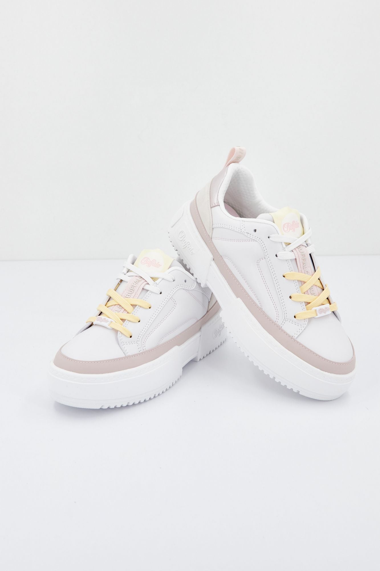 BUFFALO RSE FOX LO en color BLANCO (3)