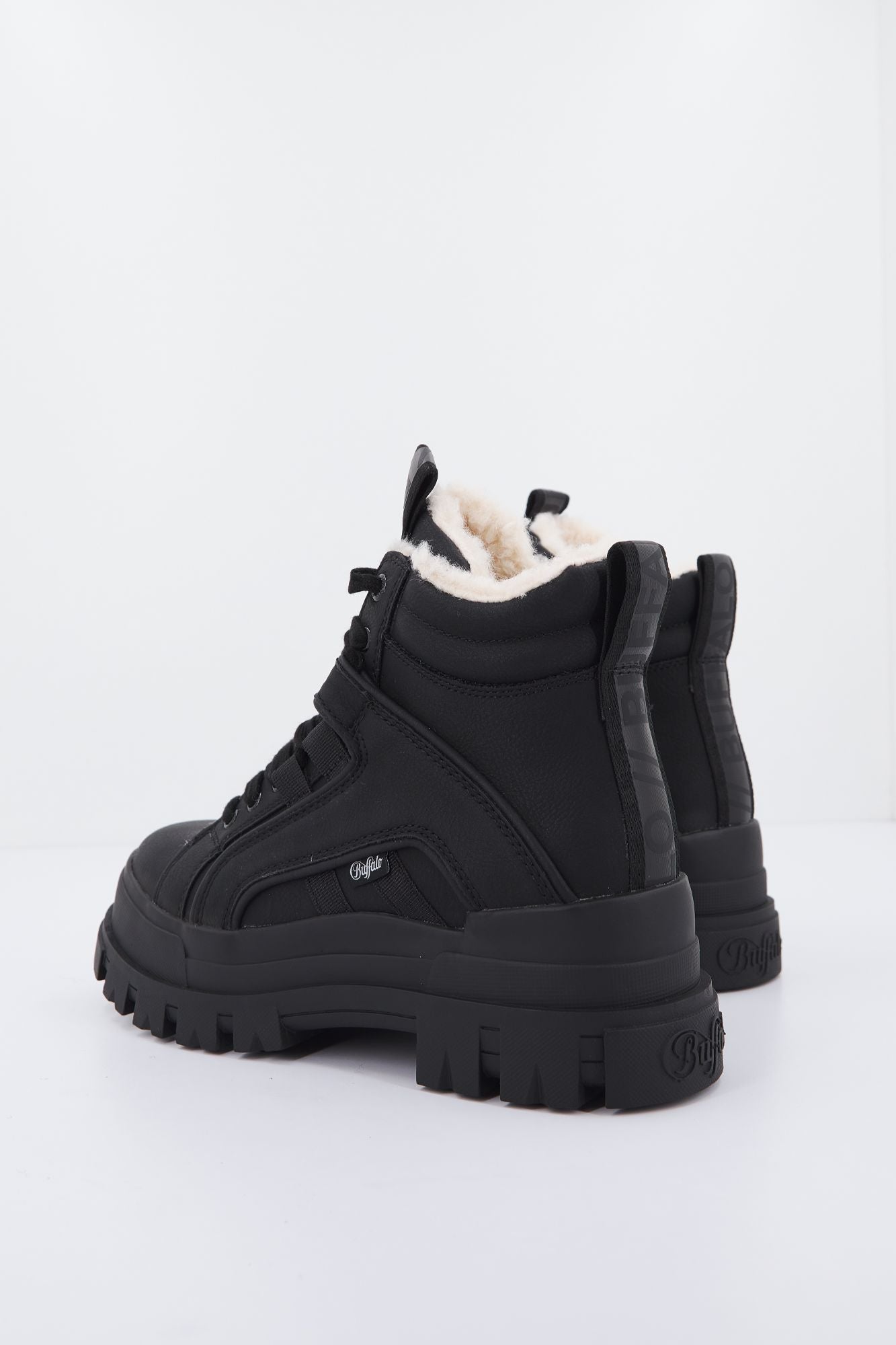 BUFFALO ASPHA NC MID WARM en color NEGRO (2)