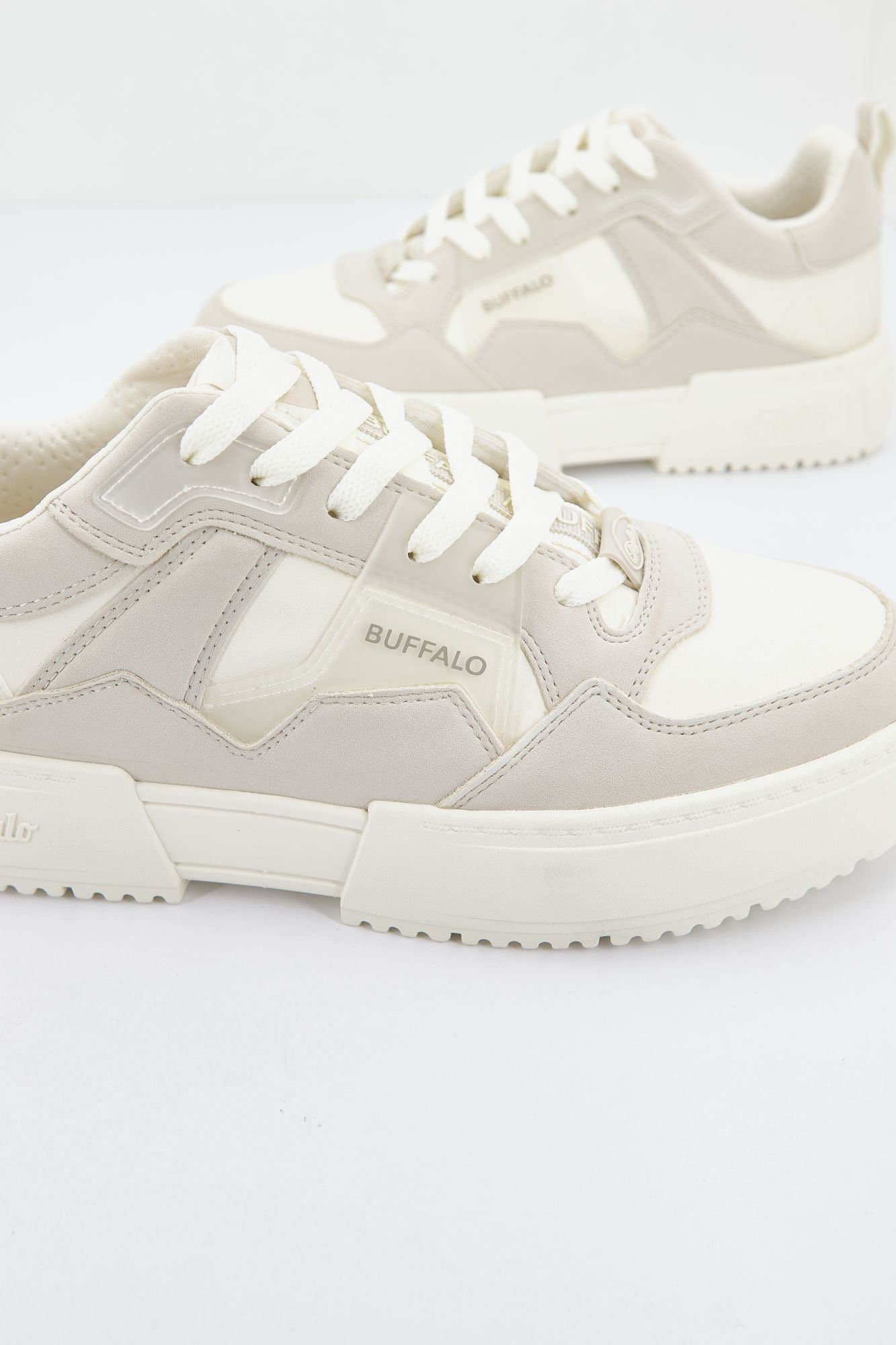 BUFFALO RSE v2 en color BEIS (3)