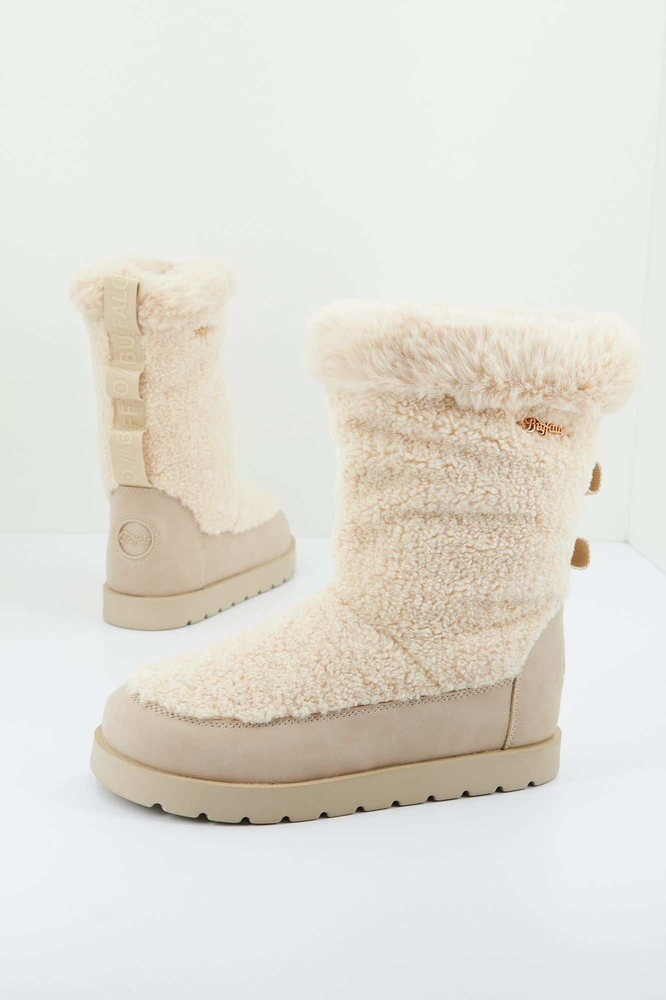 BUFFALO EVE PULL ON en color BEIS (1)