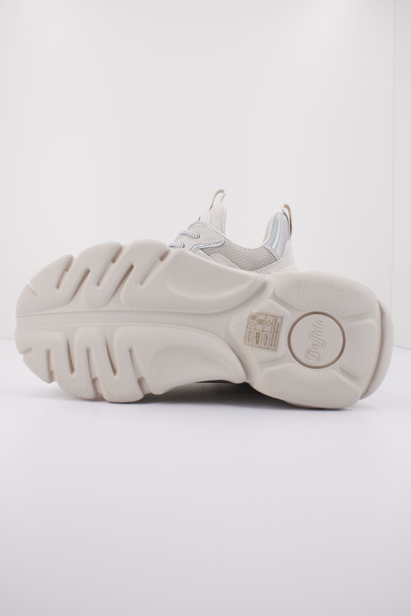 BUFFALO CLD CHAI en color GRIS (4)