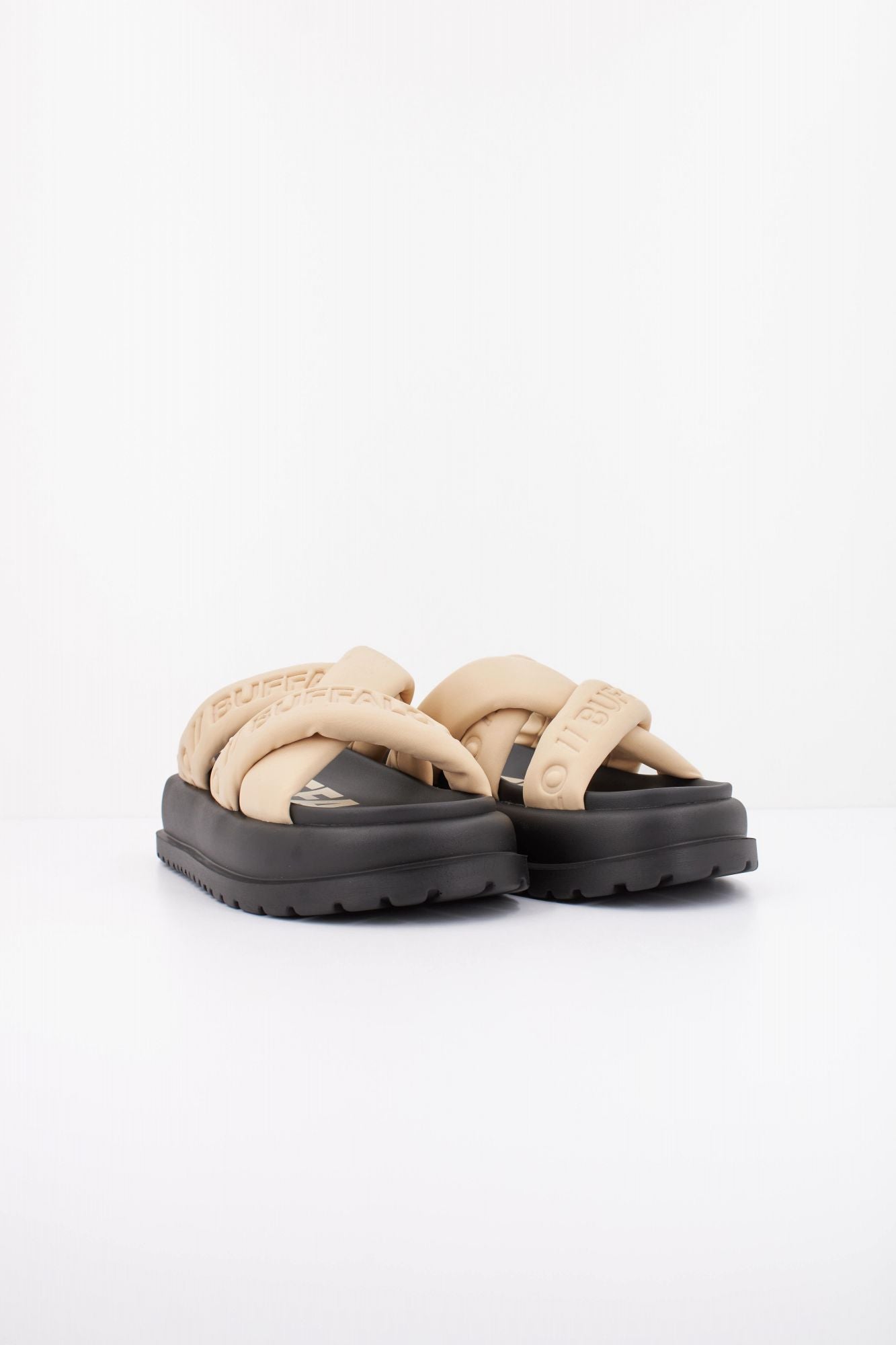 BUFFALO RAYA ARI STUD VEGAN en color NUDE (2)