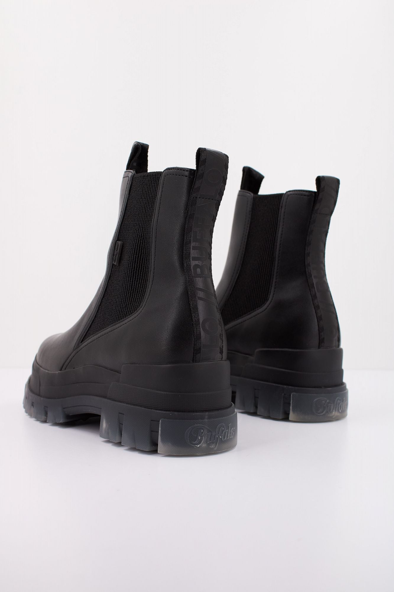 BUFFALO ASPHA CHELSEA MID en color NEGRO (4)
