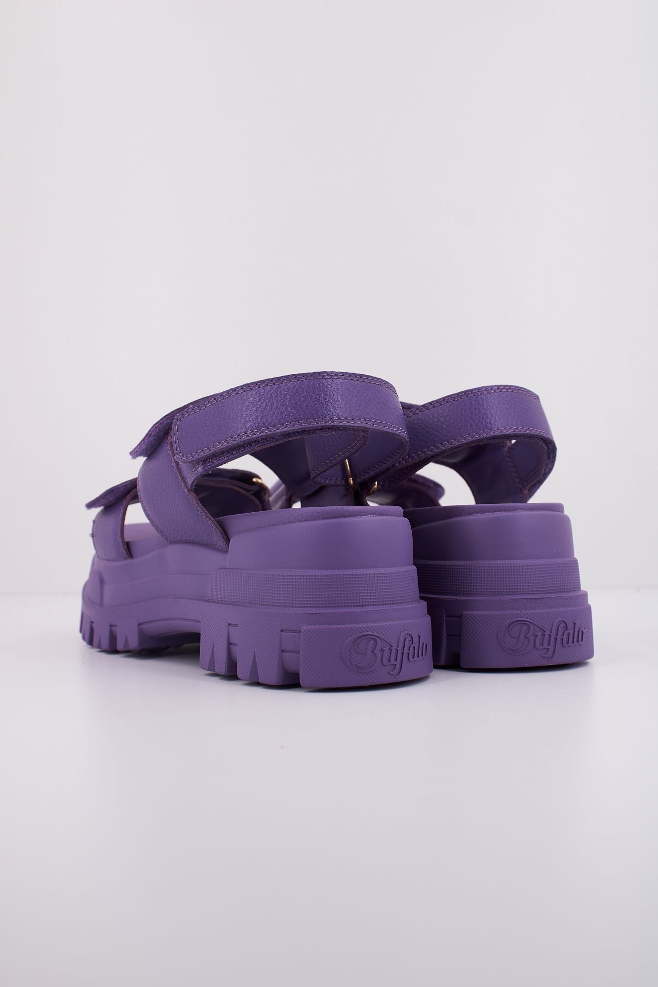 BUFFALO ASPHA SND en color VIOLETA (4)