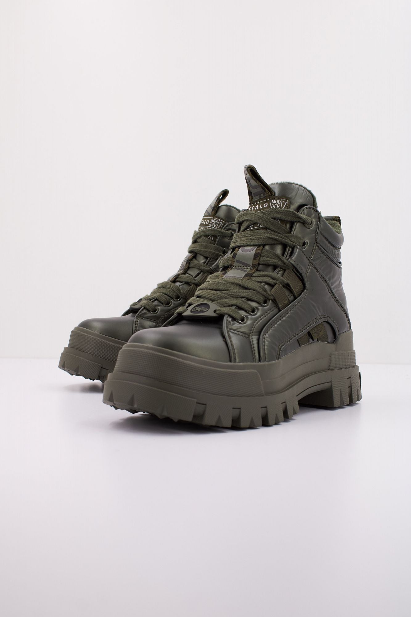 BUFFALO ASPHA NC MID en color VERDE (2)