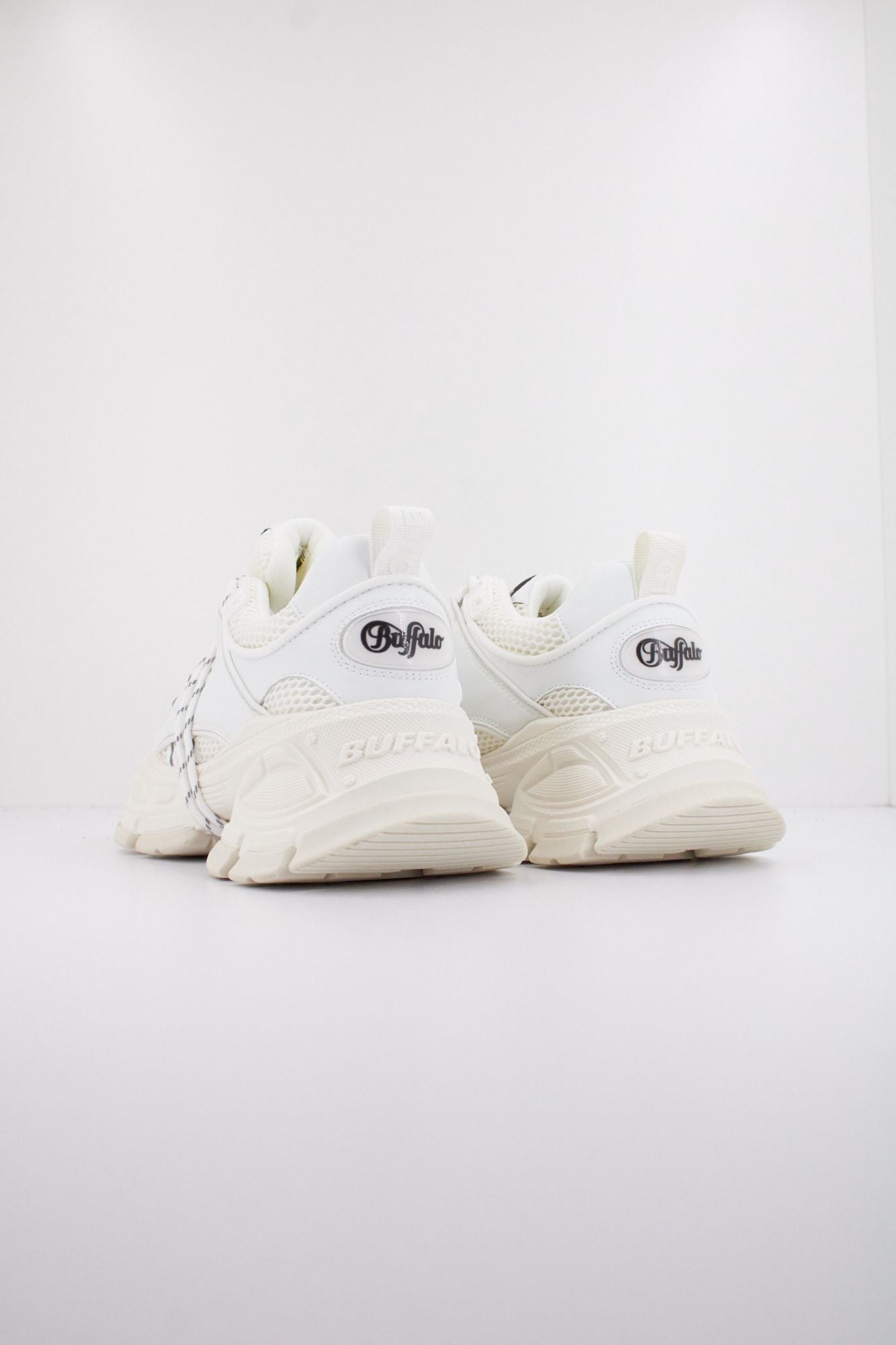 BUFFALO SATURN LACE en color BLANCO (4)
