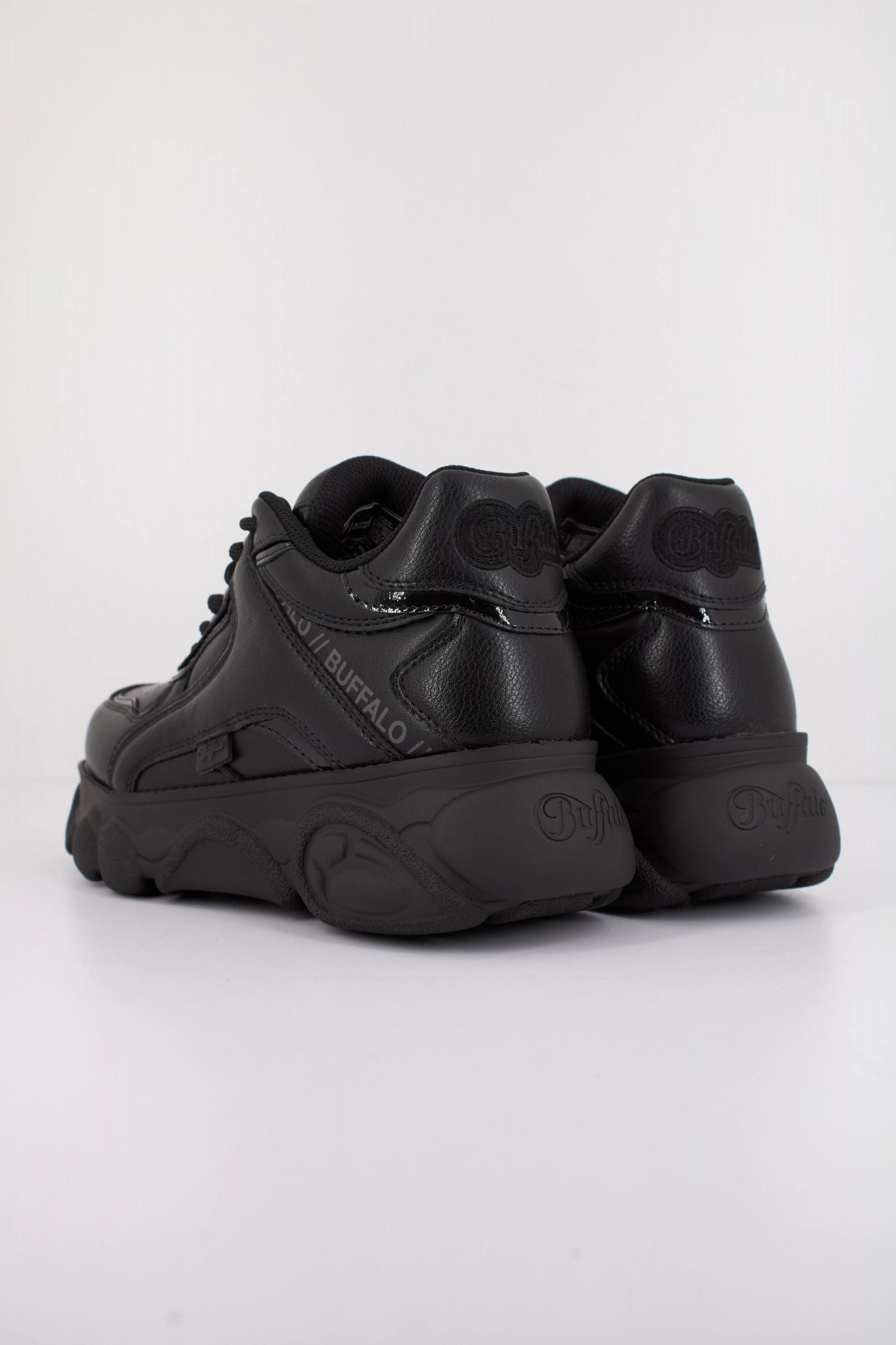 BUFFALO CLD ECHO en color NEGRO (3)